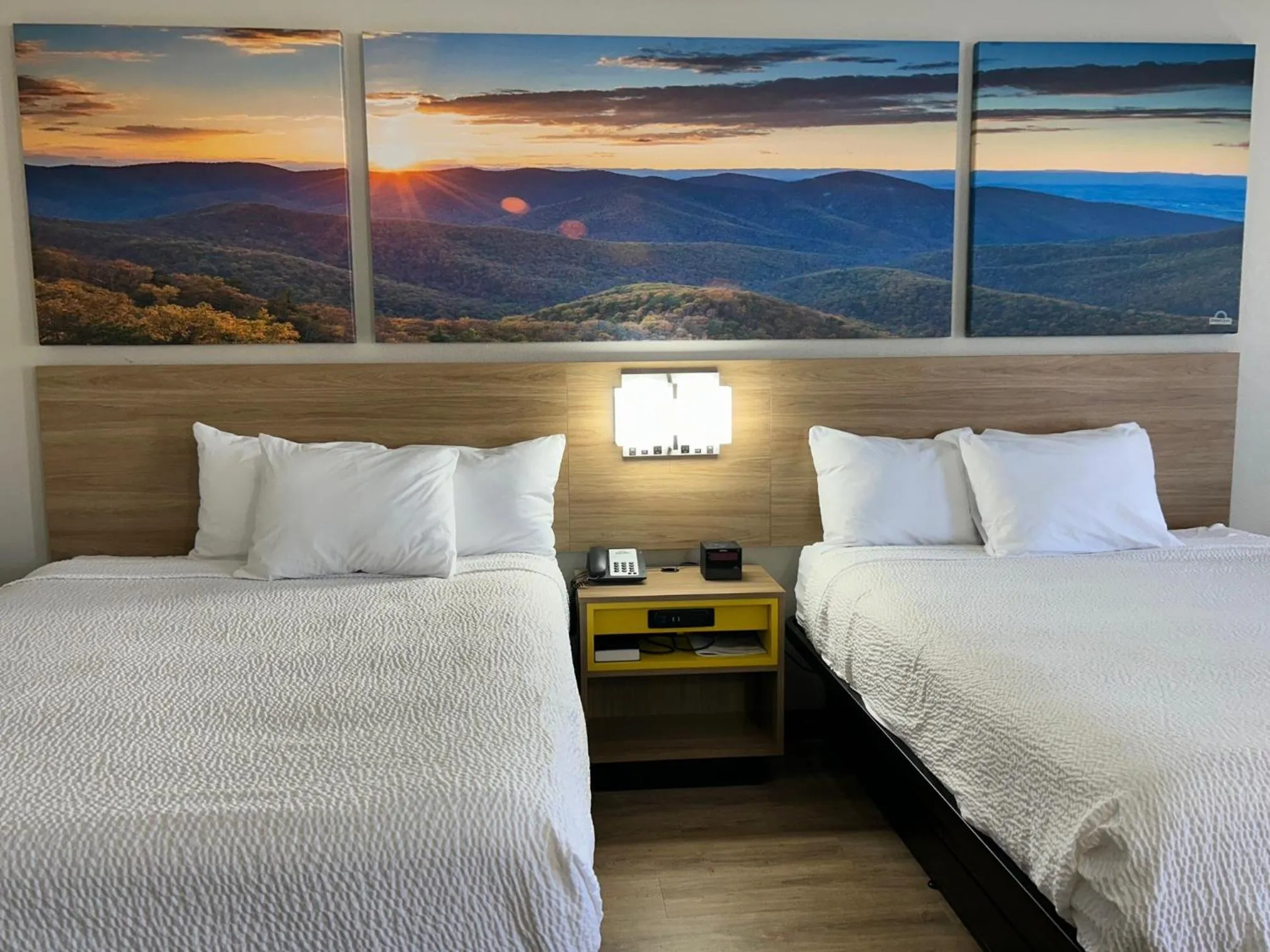 Bed in Days Inn by Wyndham Clayton