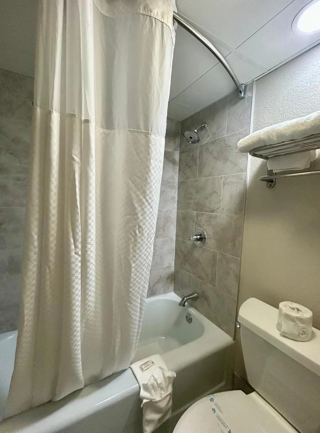 Days Inn by Wyndham Clayton