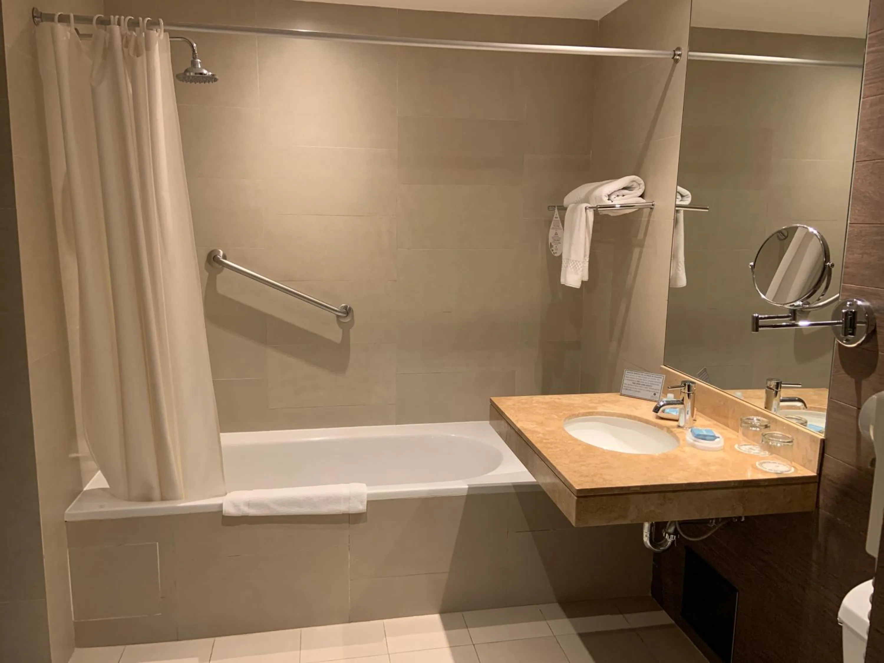 Bathroom in Arawi Miraflores Prime