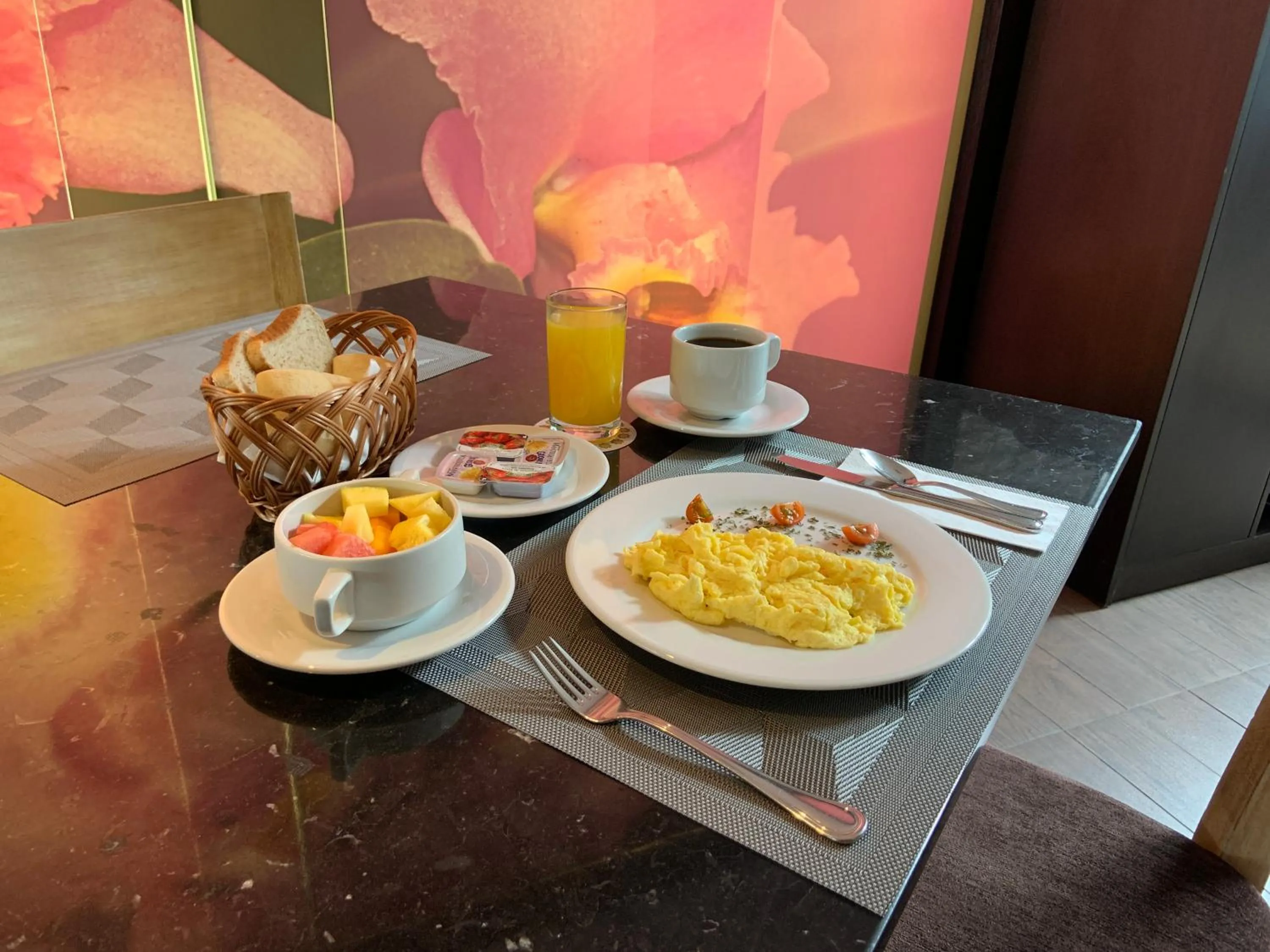 Restaurant/places to eat in Arawi Miraflores Prime