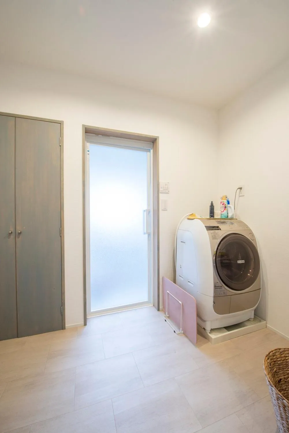 washing machine, Bed in insidey 海から歩いて10分 walk from the sea Tatadobeach Iritabeach 10min