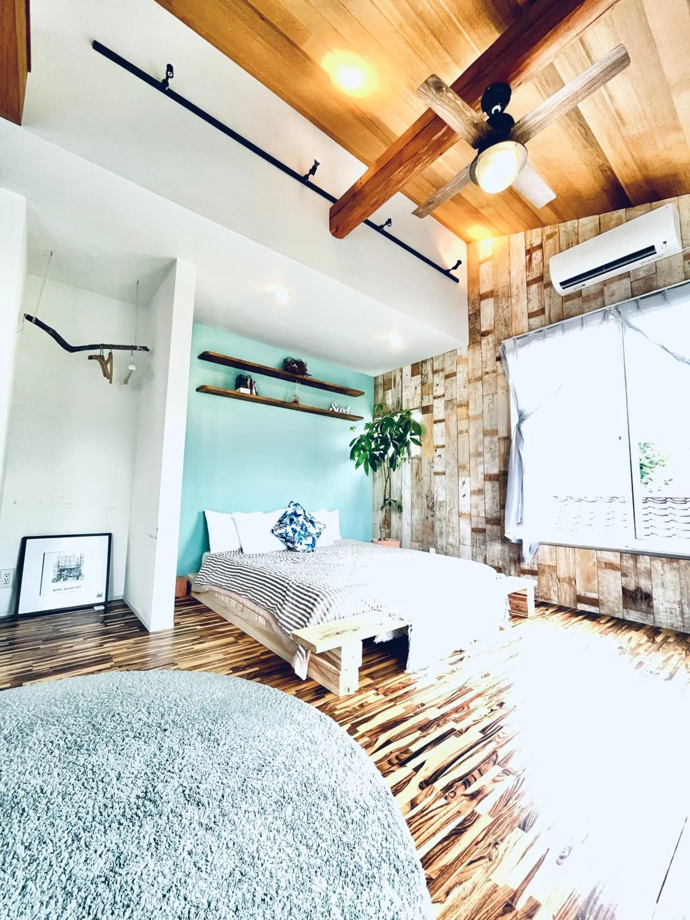 Bedroom, Bed in insidey 海から歩いて10分 walk from the sea Tatadobeach Iritabeach 10min