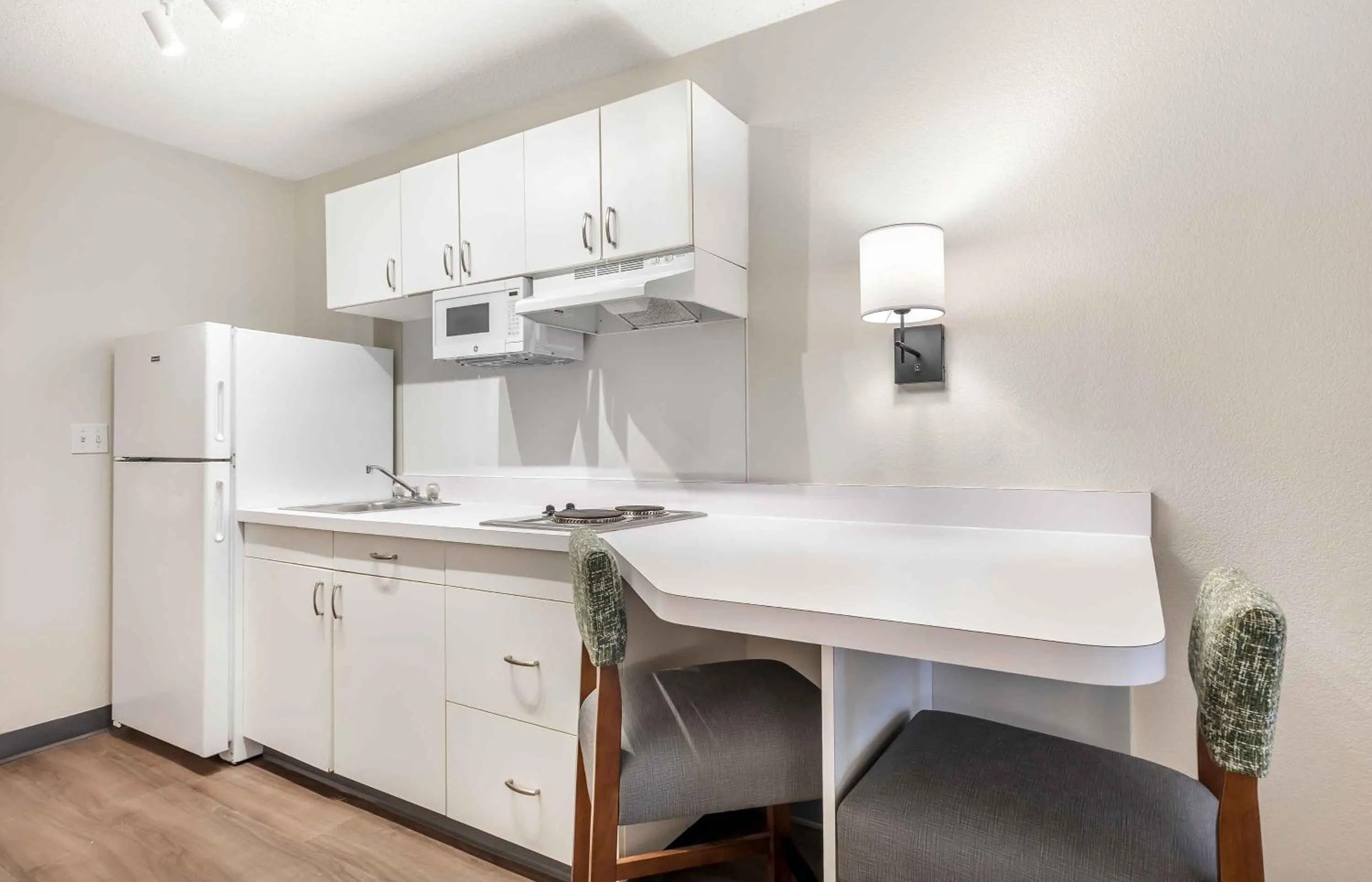 Kitchen or kitchenette in Extended Stay America Suites - Washington, DC - Alexandria - Eisenhower Ave