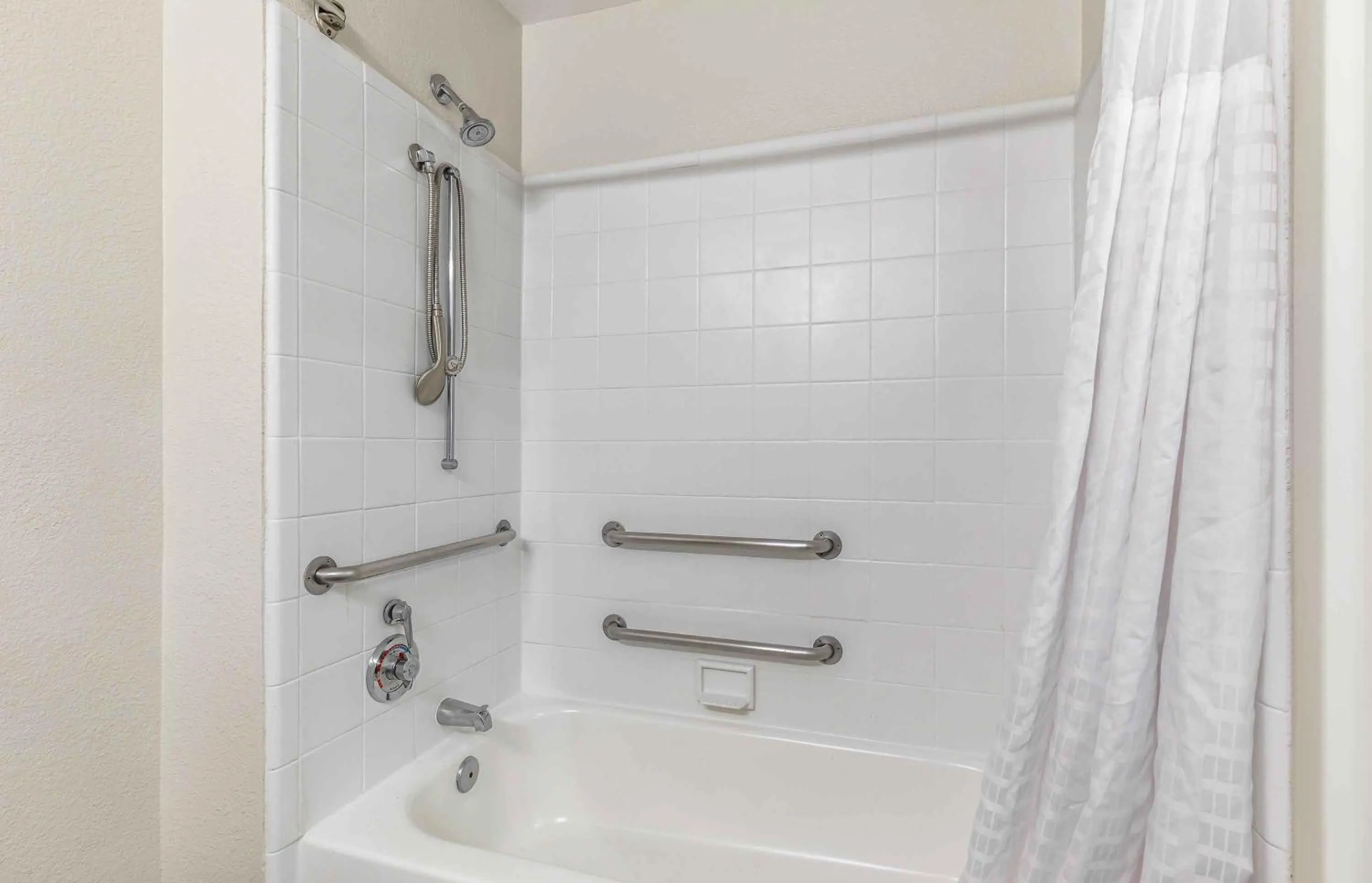 Bathroom in Extended Stay America Suites - Washington, DC - Alexandria - Eisenhower Ave