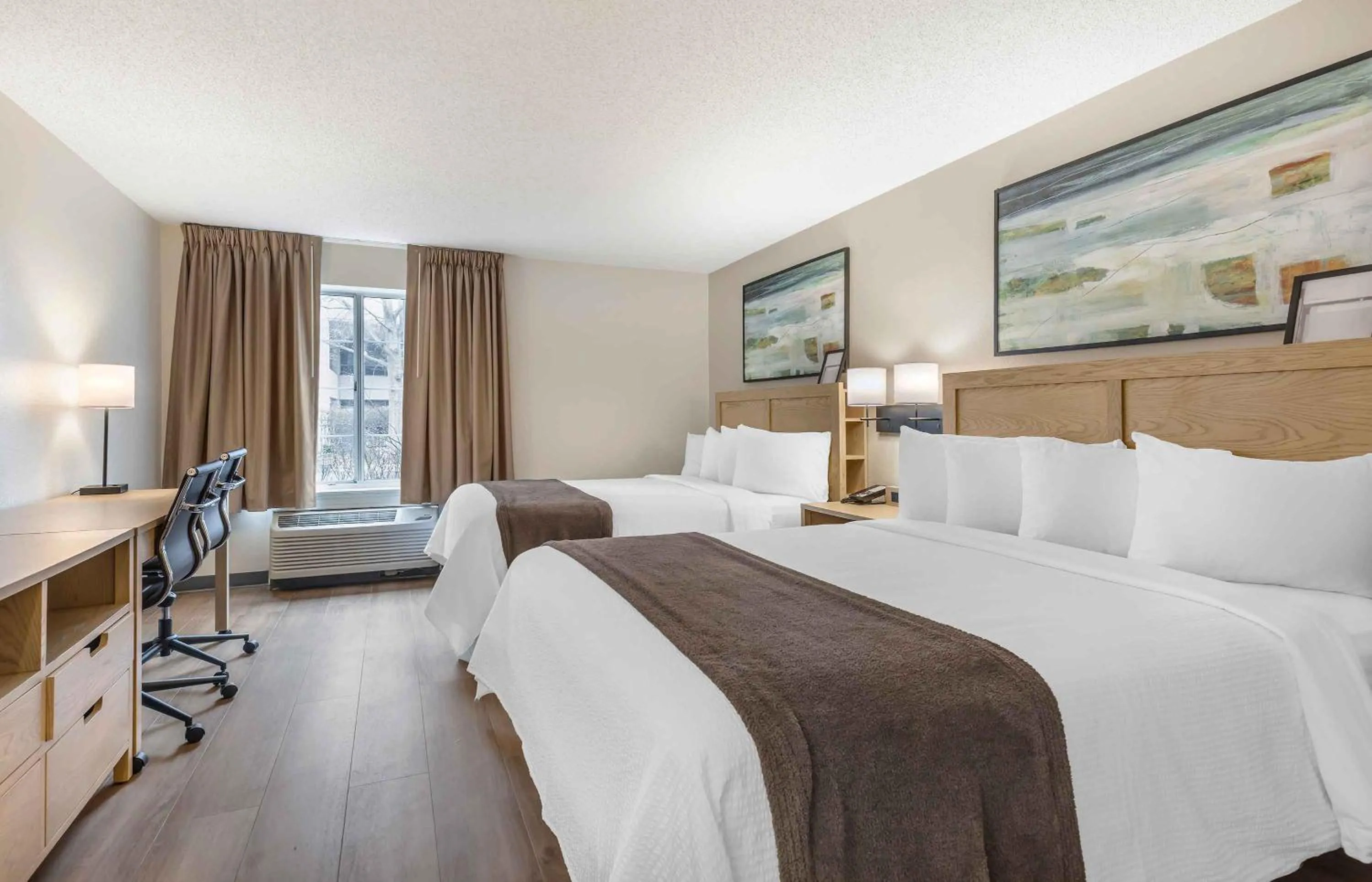 Bed in Extended Stay America Suites - Washington, DC - Alexandria - Eisenhower Ave