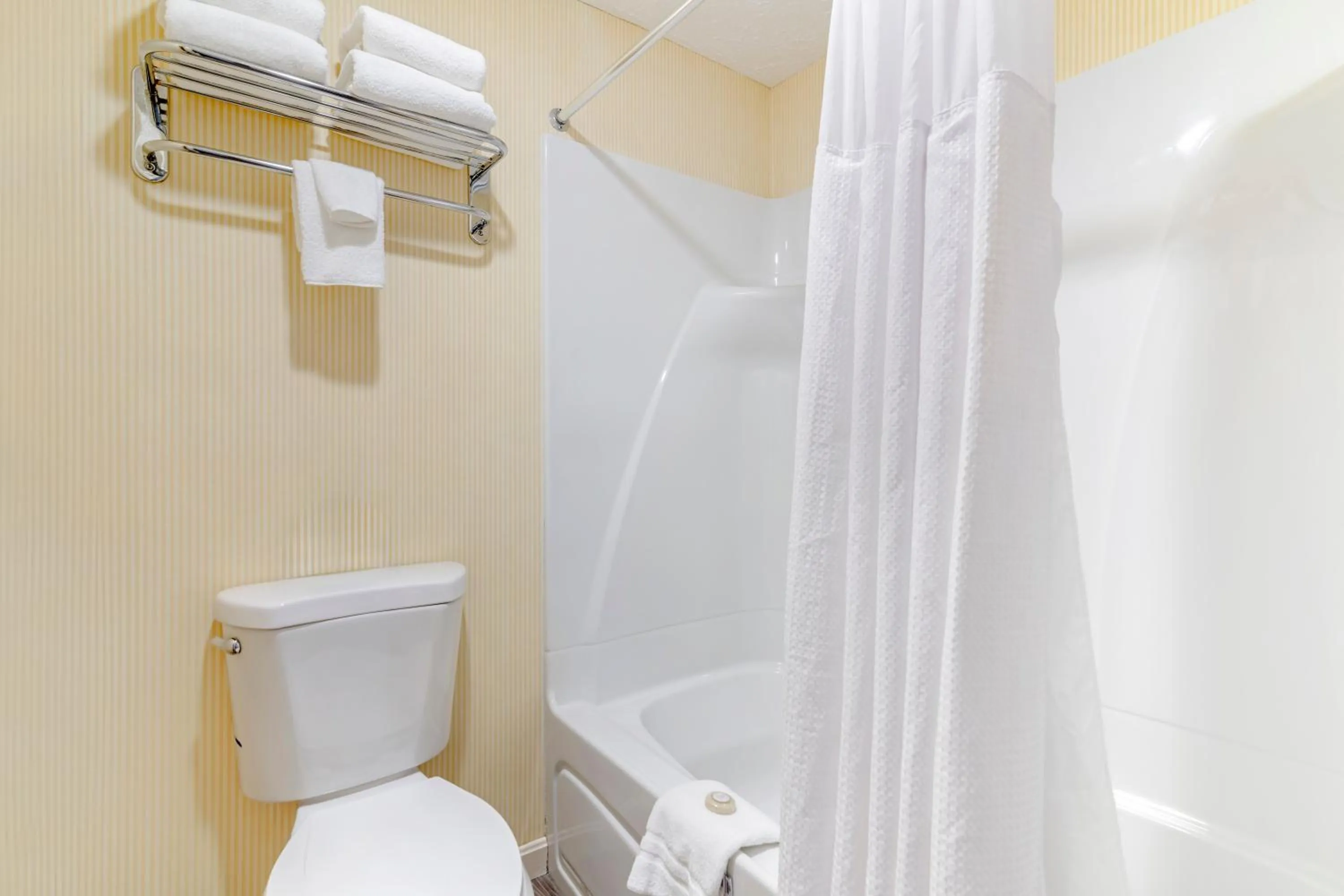 Bathroom in Meadowmere Resort