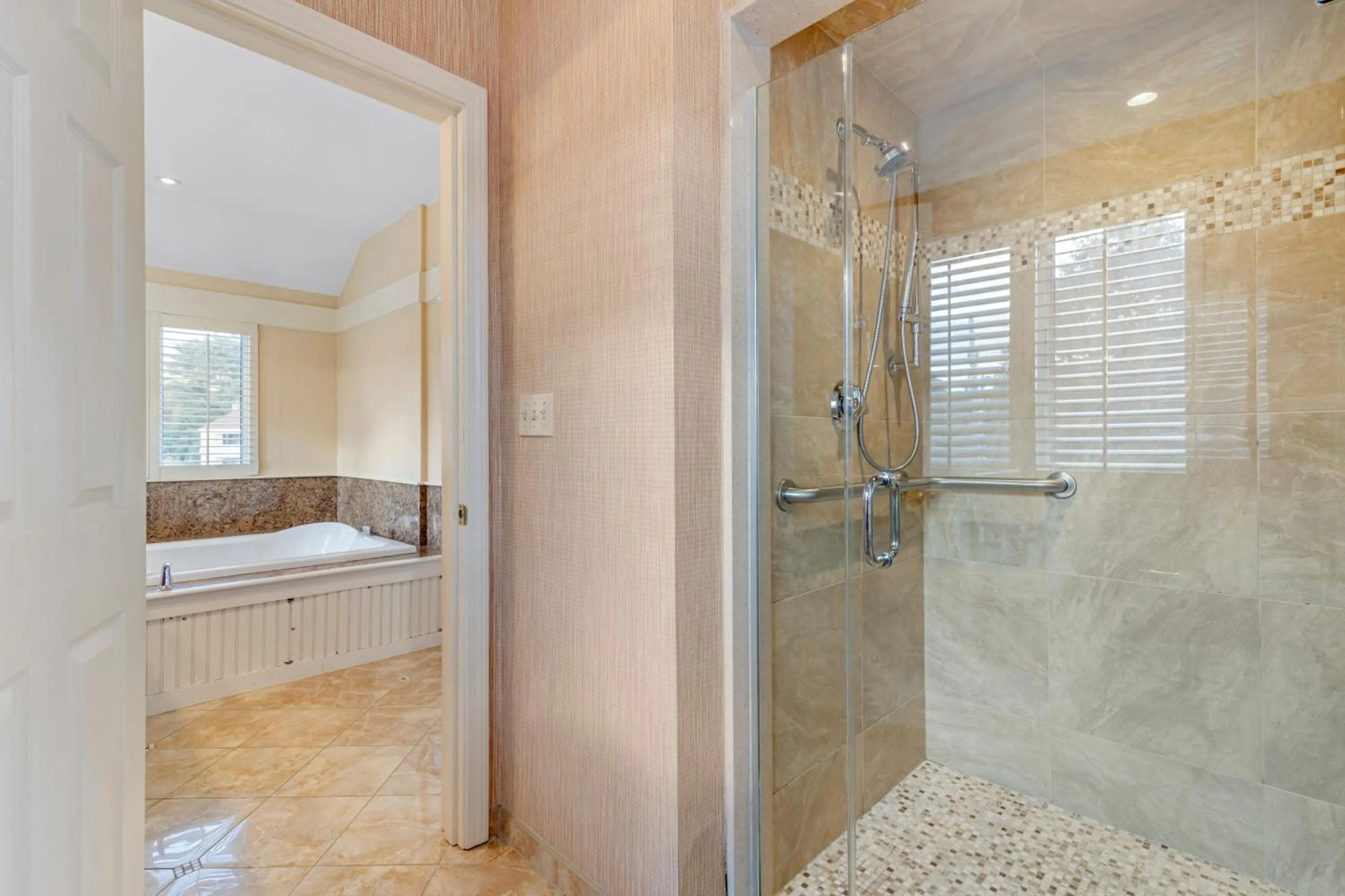 Shower in Meadowmere Resort