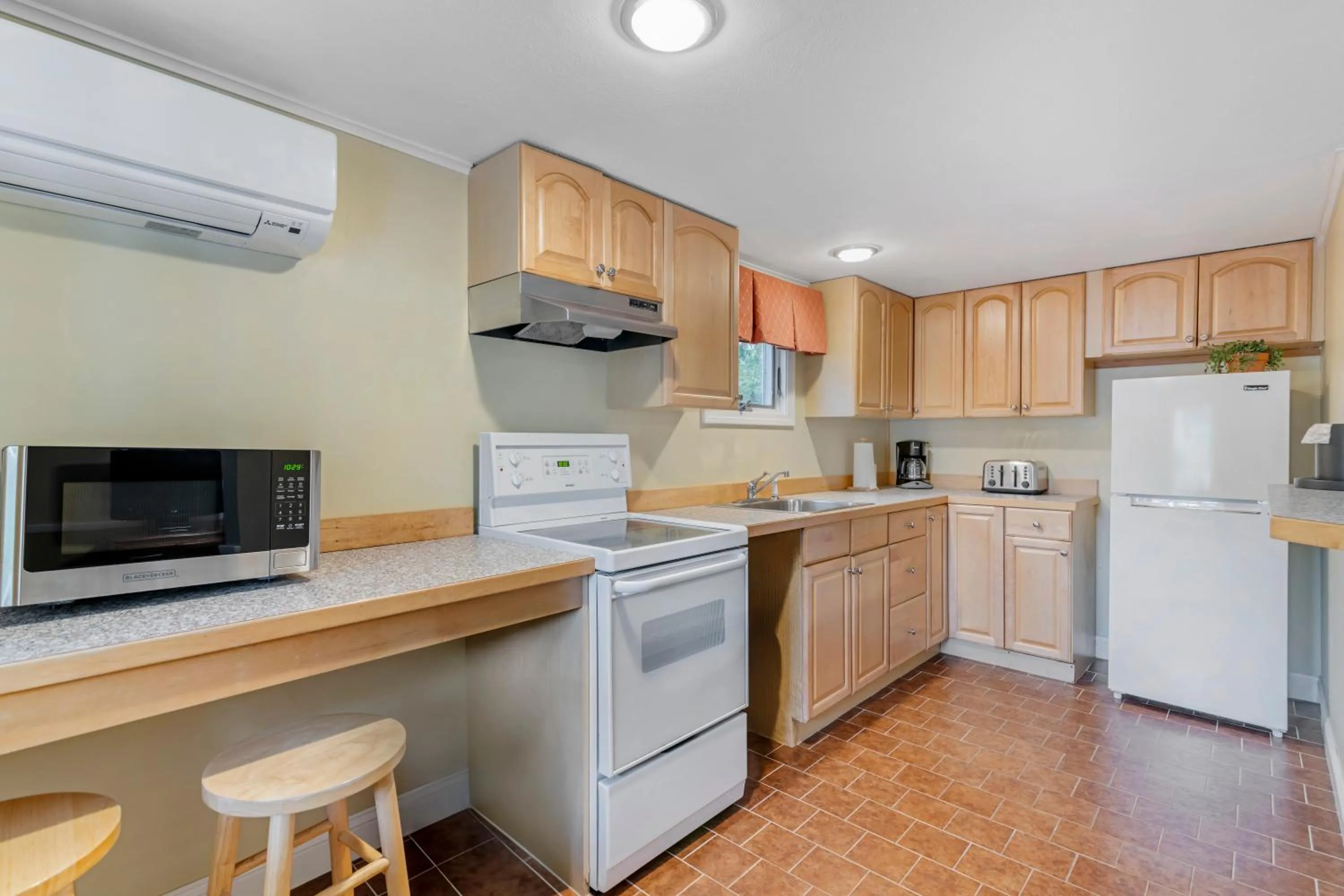 Kitchen or kitchenette in Meadowmere Resort