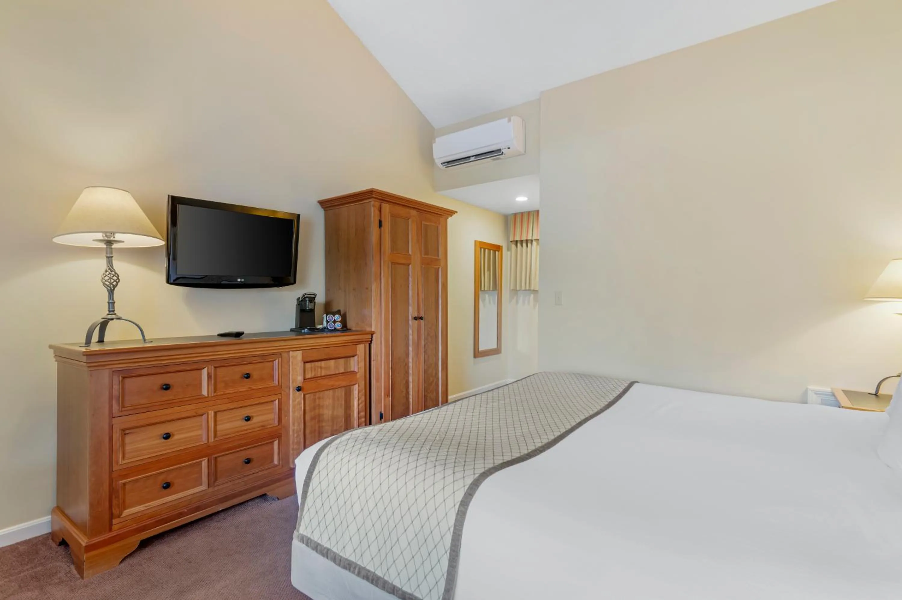 Bed in Meadowmere Resort