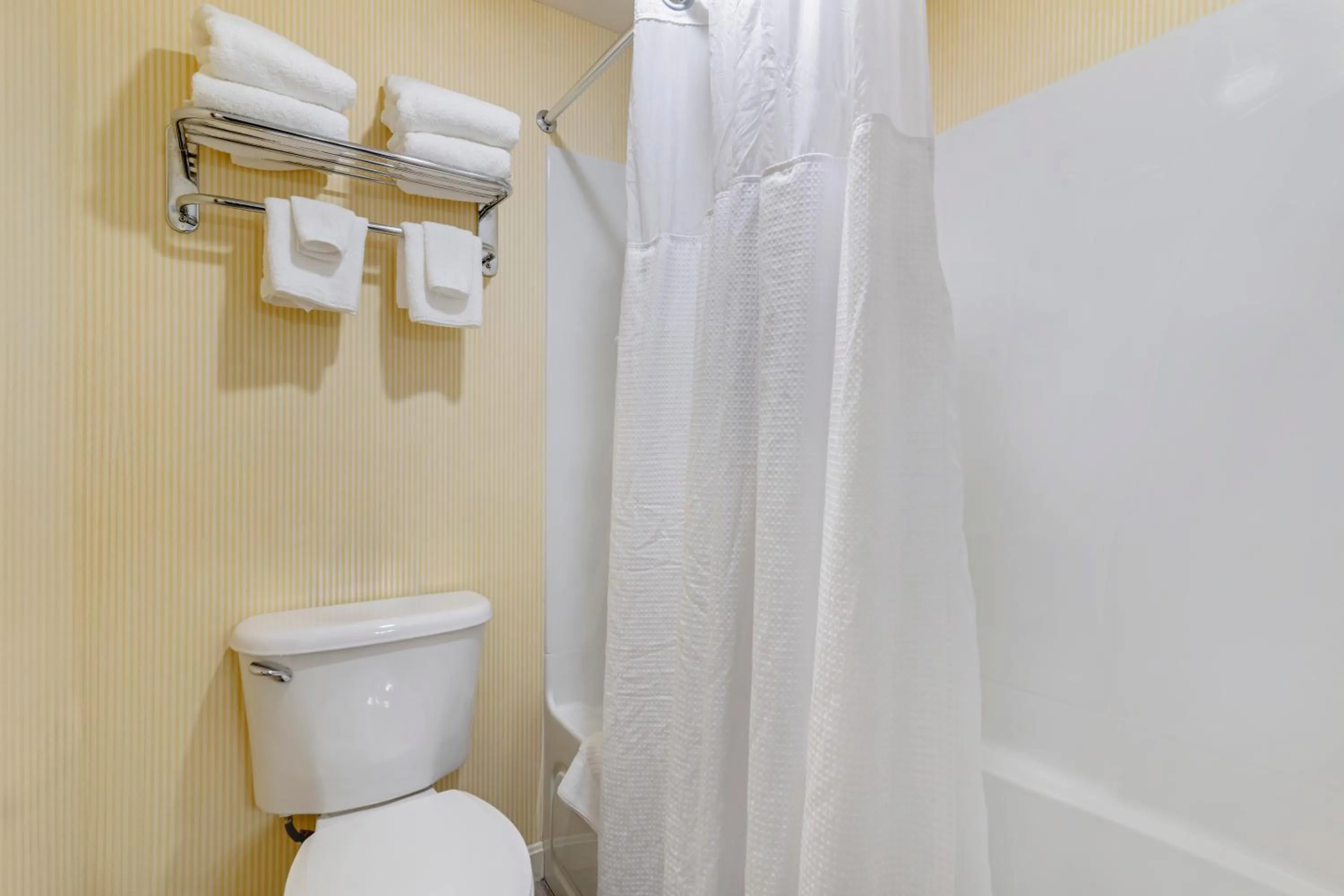 Bathroom in Meadowmere Resort