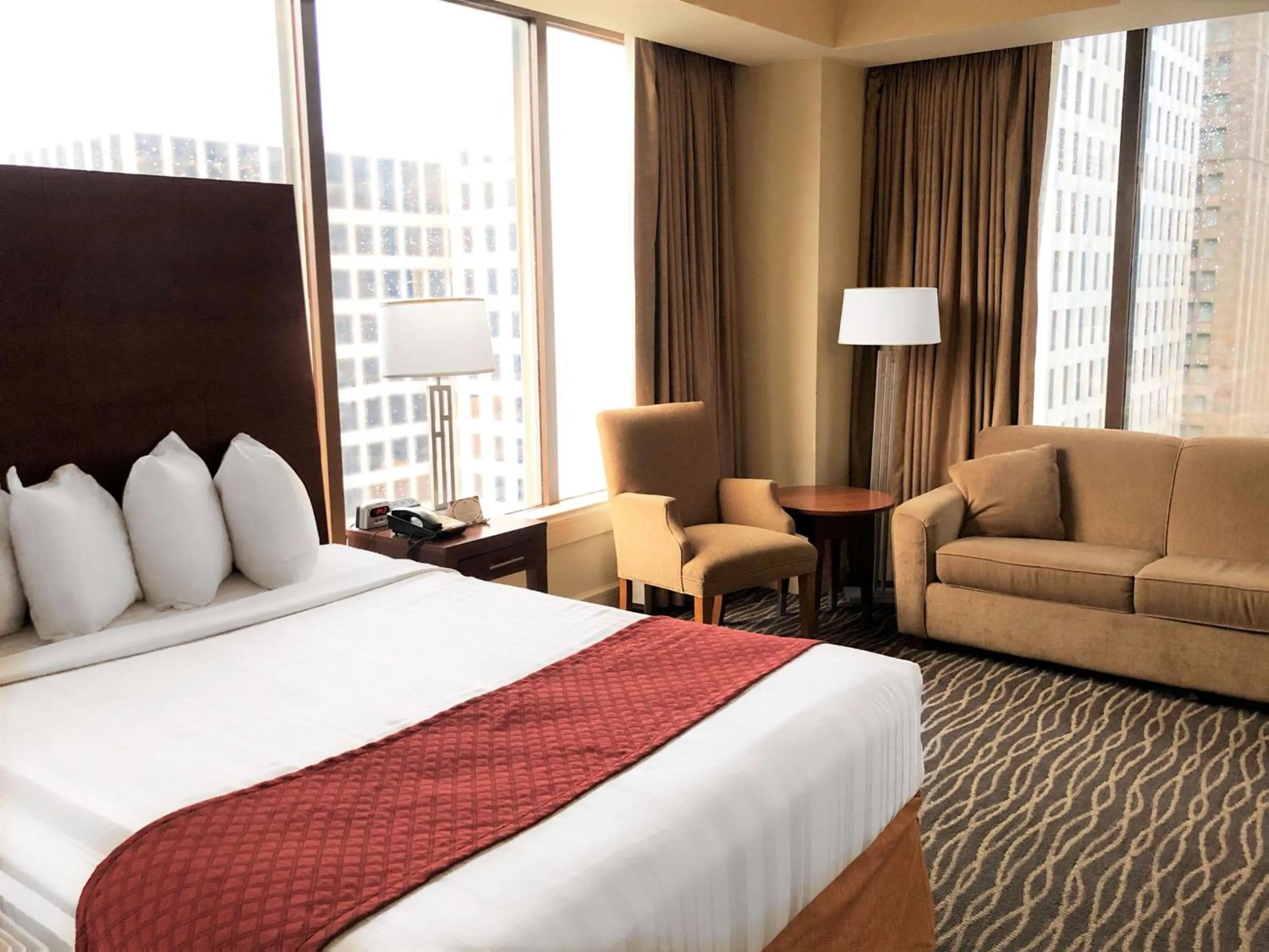 Bedroom, Bed in Blake Hotel New Orleans, BW Signature Collection