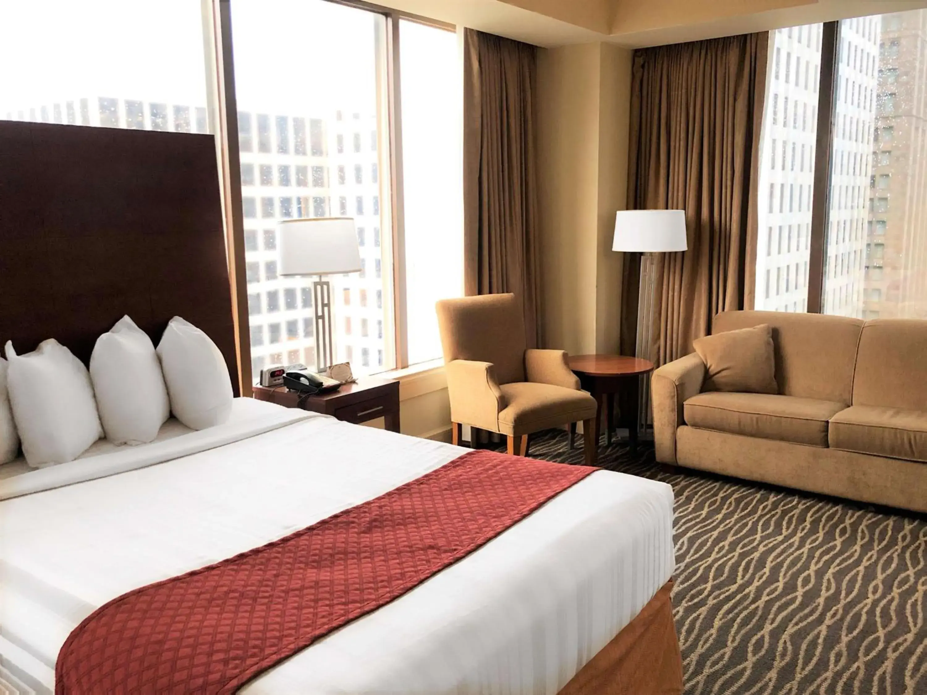 Studio Queen Suite with Sofa Bed and City View in Blake Hotel New Orleans, BW Signature Collection Studio Queen Suite with Sofa Bed and City View in Blake Hotel New Orleans, BW Signature Collection