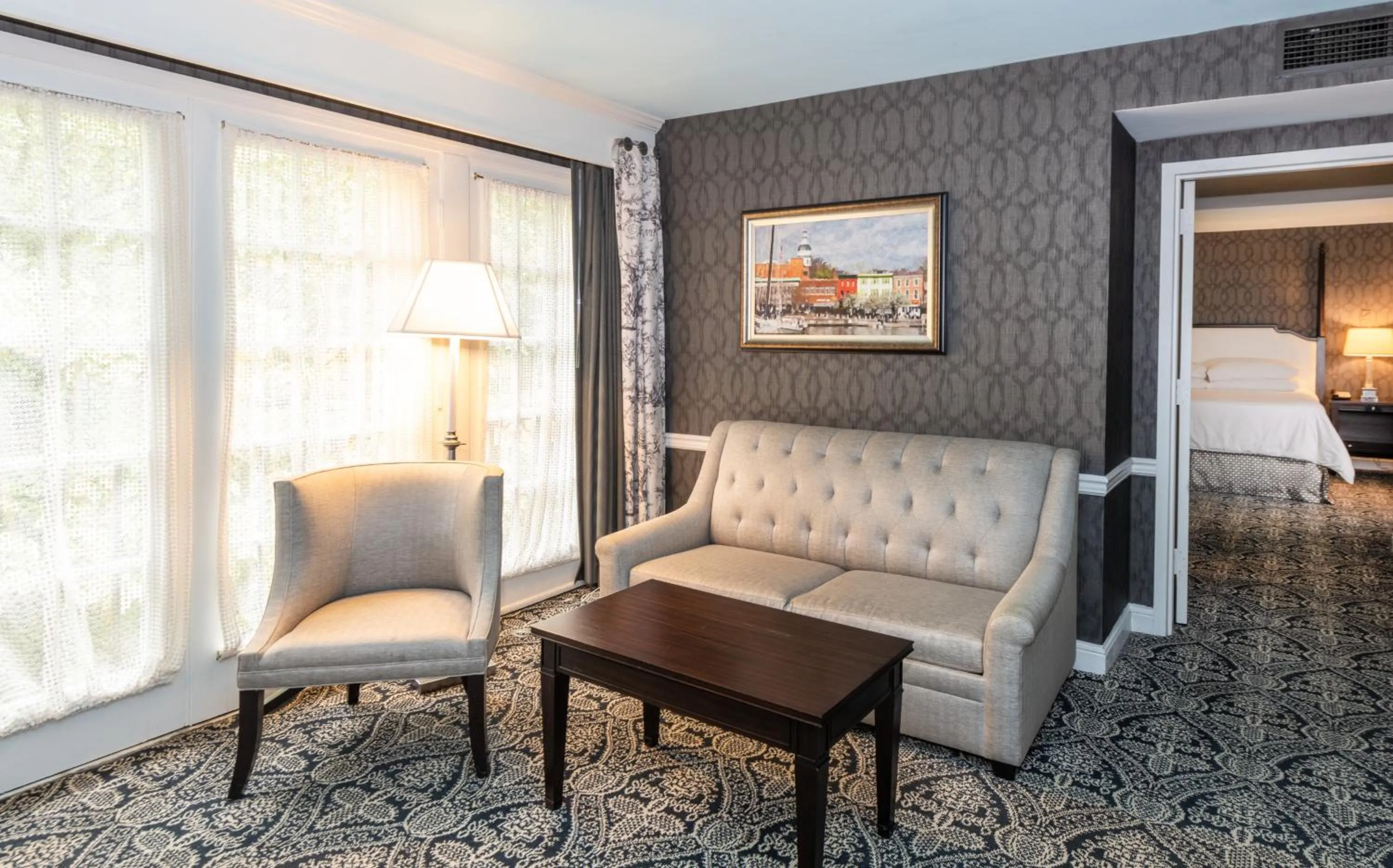 Living room, Bed in Historic Inns of Annapolis