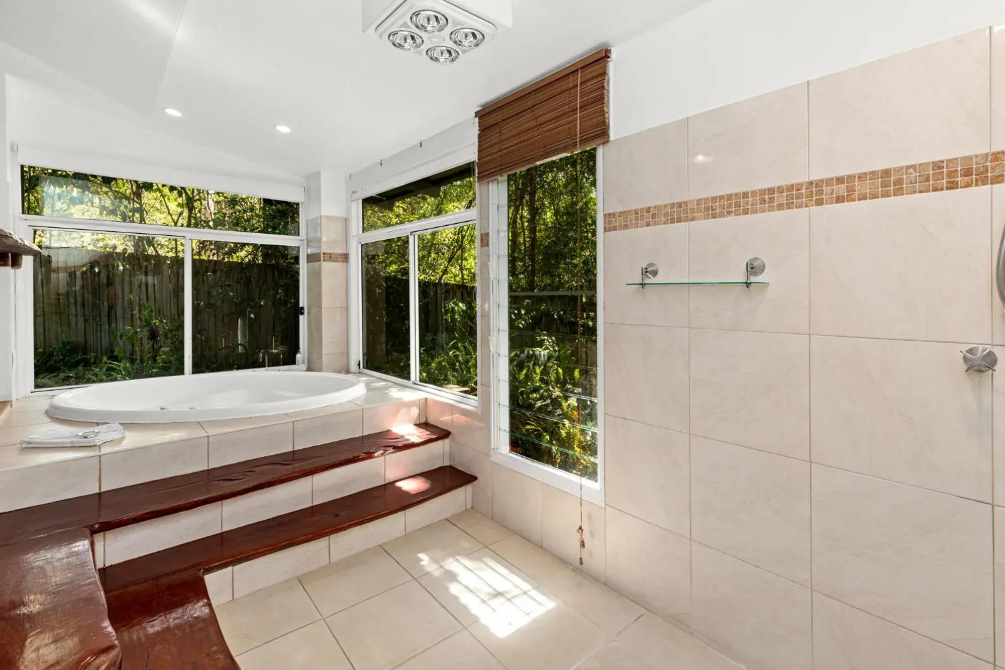 Bathroom in Hunchy Hideaway Bathroom in Hunchy Hideaway