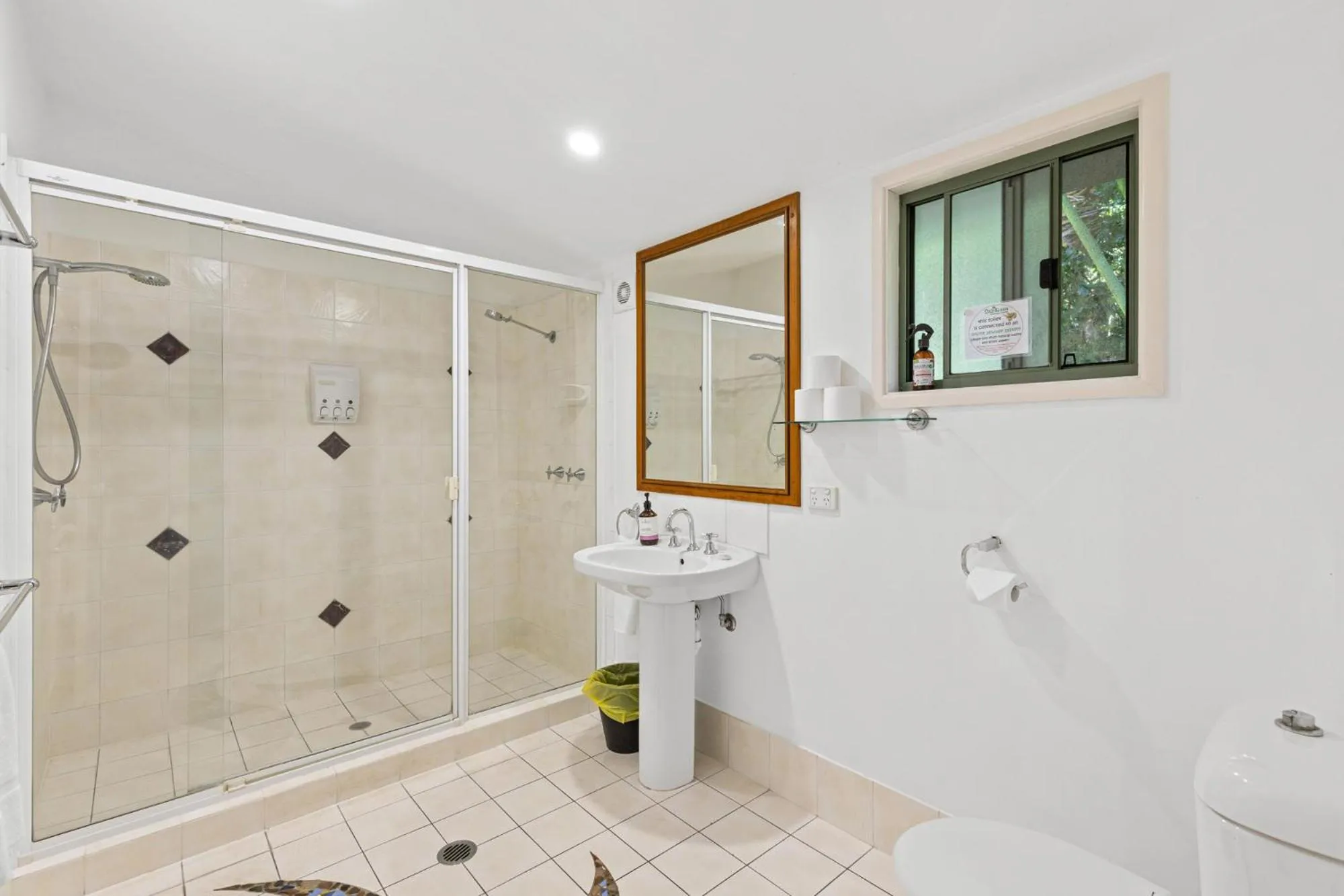 Bathroom in Hunchy Hideaway