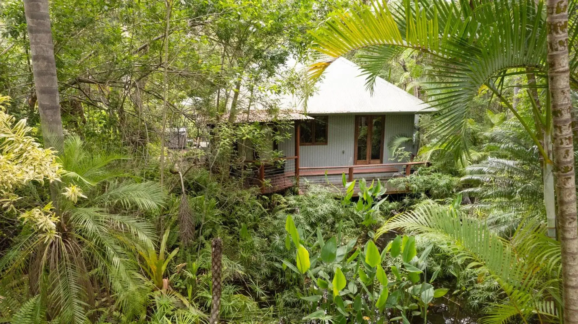 Property building in Hunchy Hideaway Property building in Hunchy Hideaway