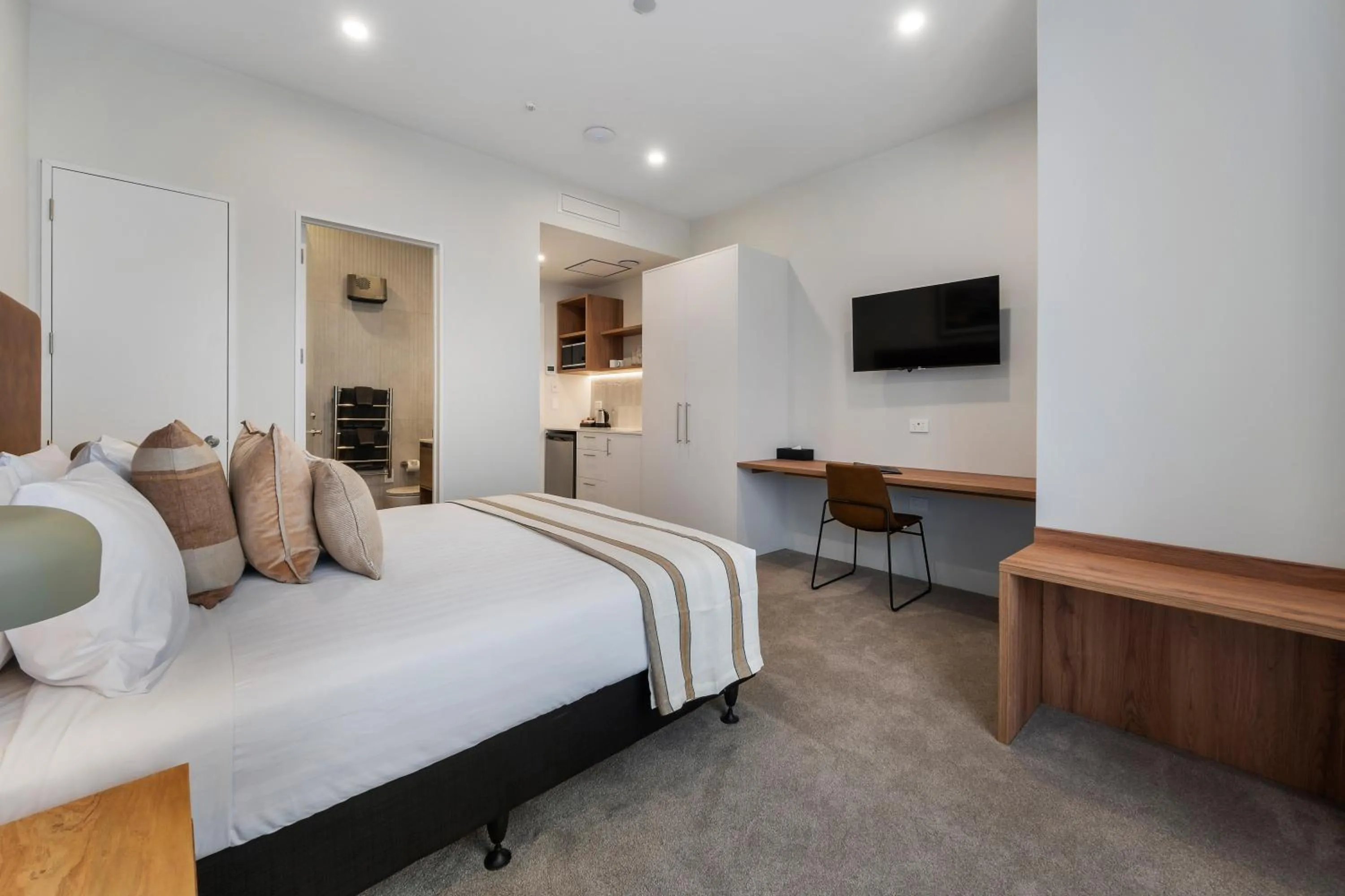 Bedroom, Bed in Southwark Hotel & Apartments