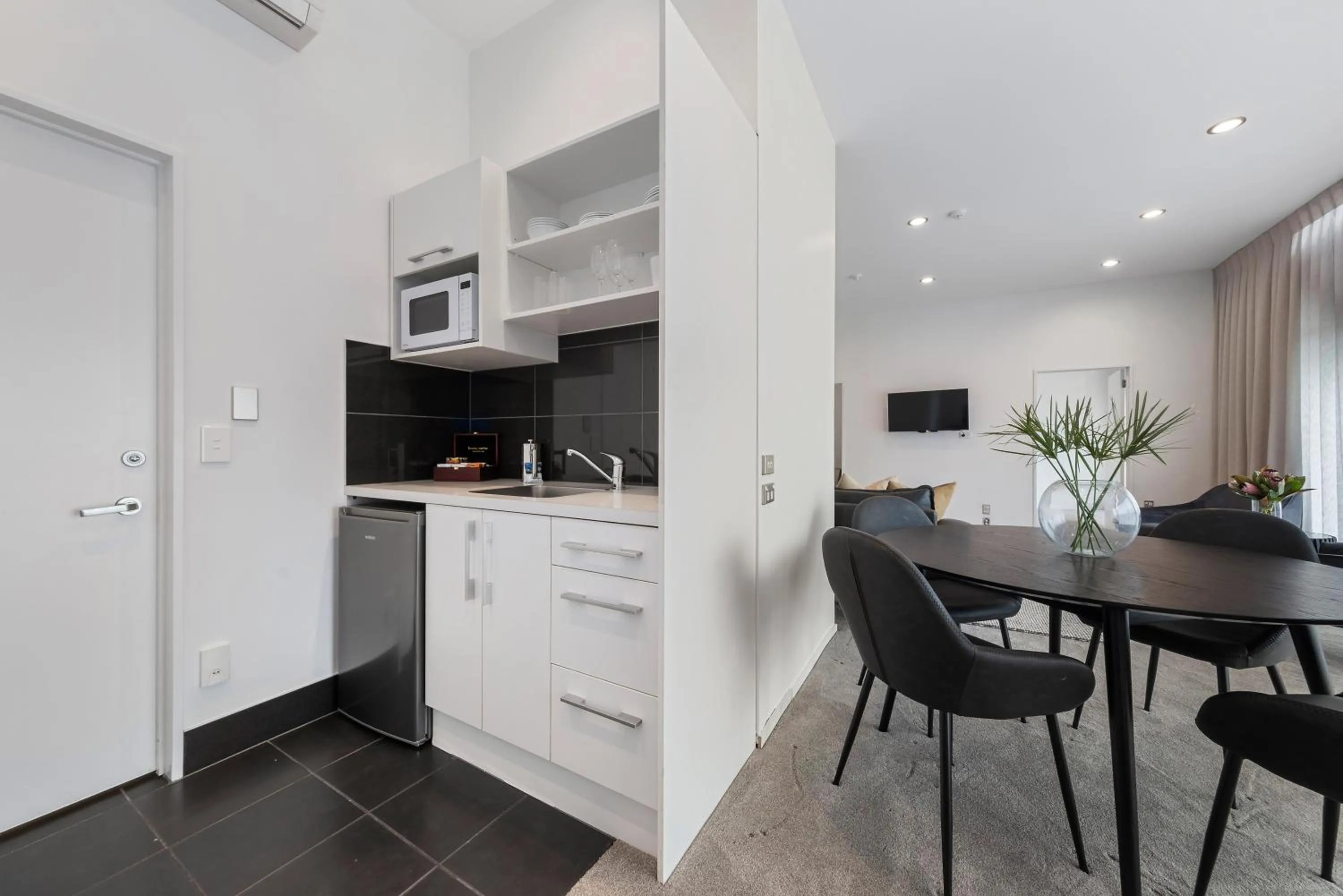 Kitchen or kitchenette in Southwark Hotel & Apartments
