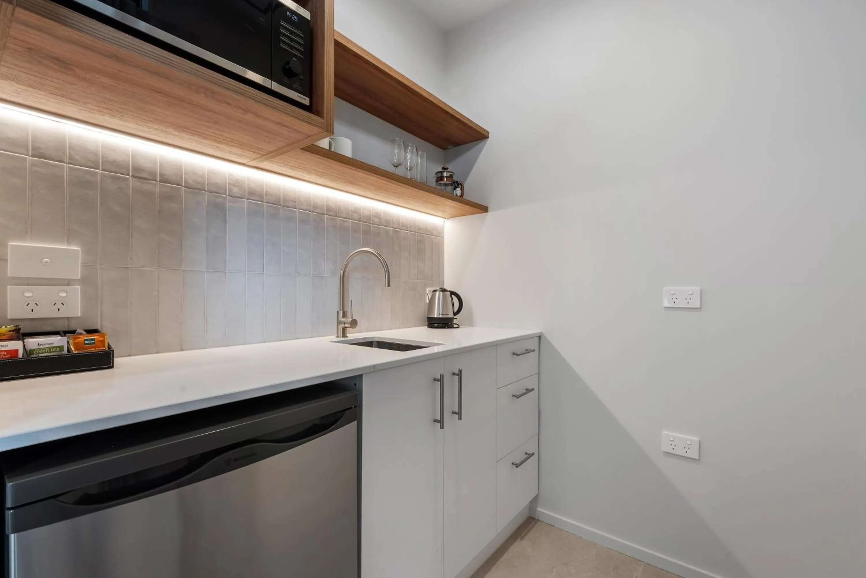 Kitchen or kitchenette in Southwark Hotel & Apartments