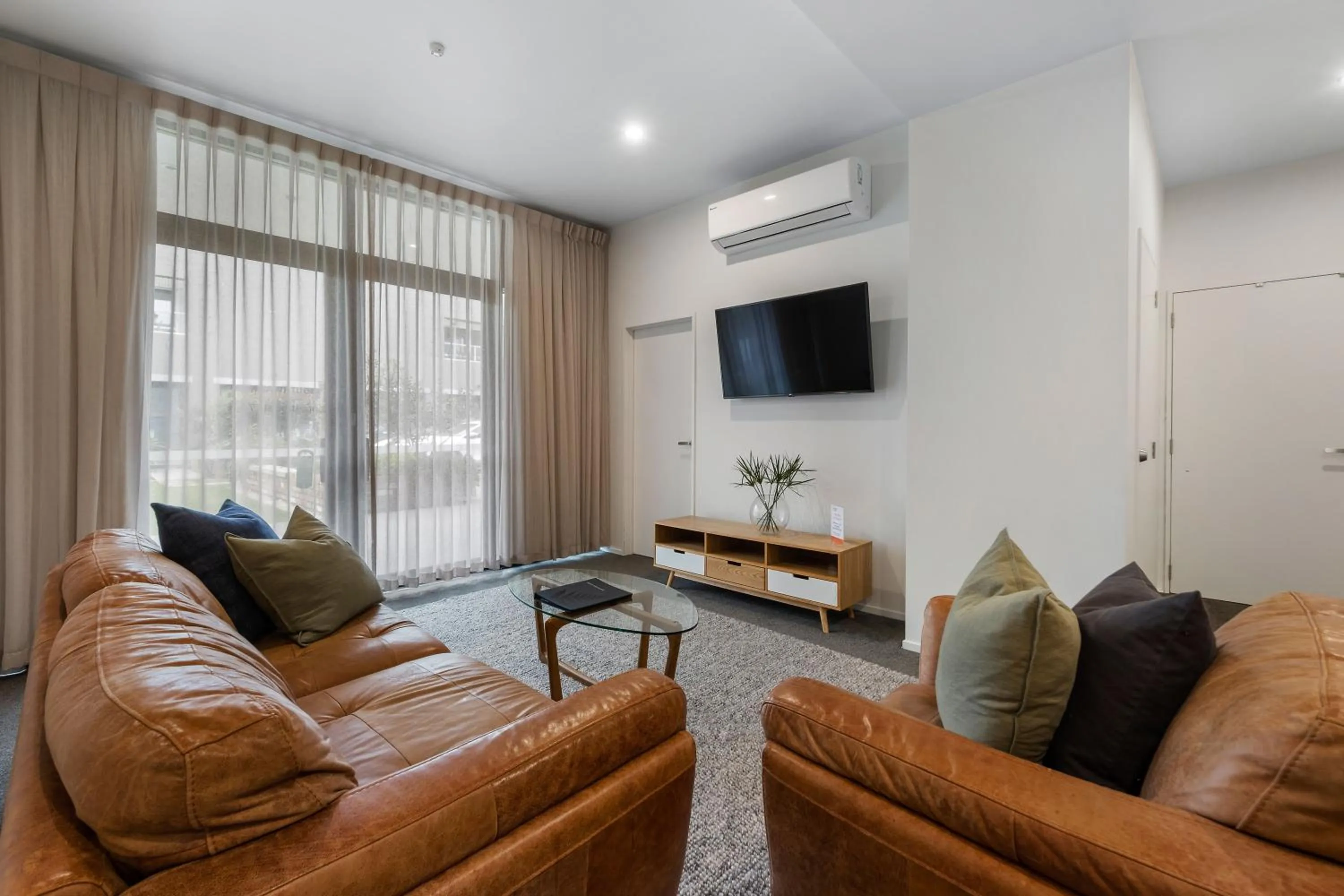 Living room in Southwark Hotel & Apartments