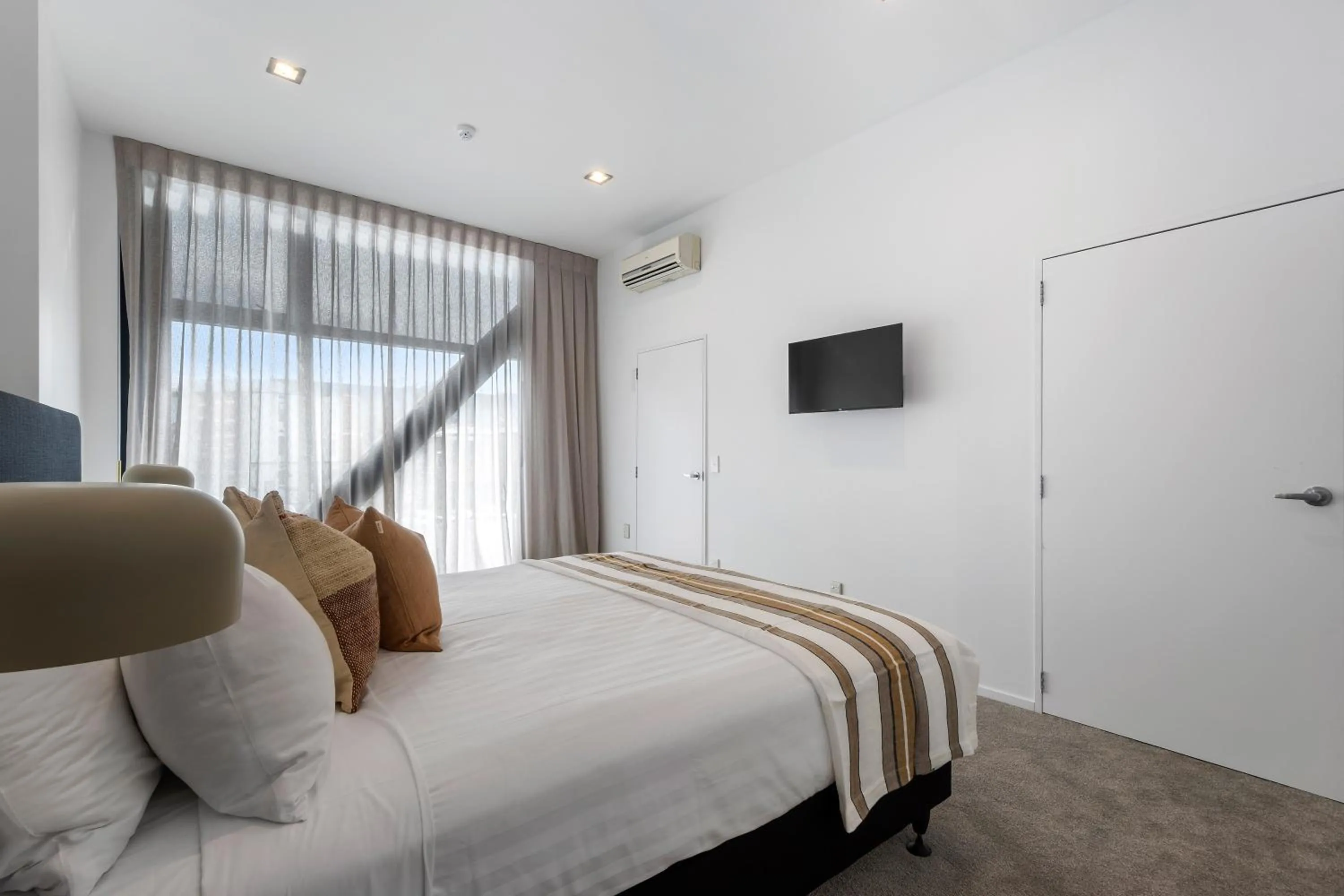 Bed in Southwark Hotel & Apartments