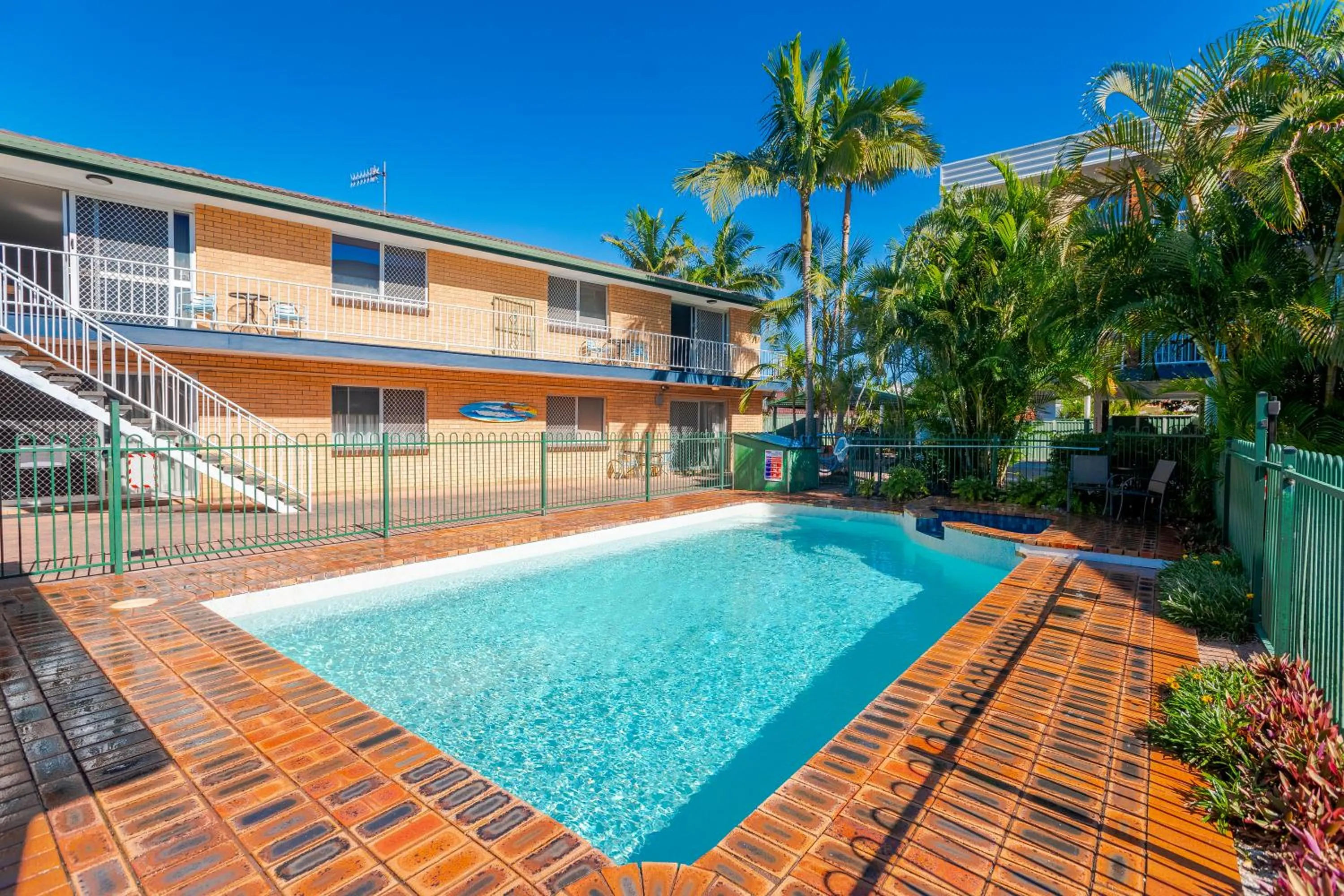 Property building in Red Star Palm Beach