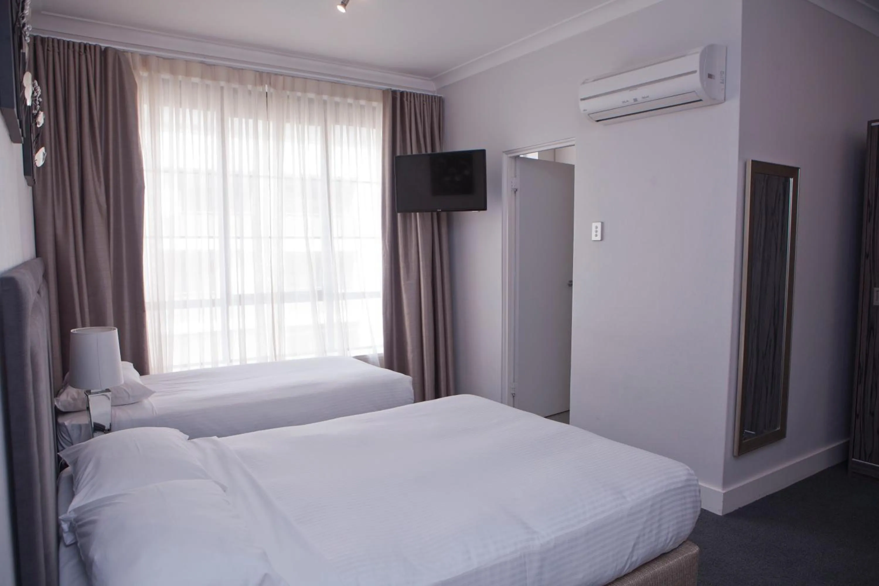 Day, Bed in Savoy Double Bay Hotel