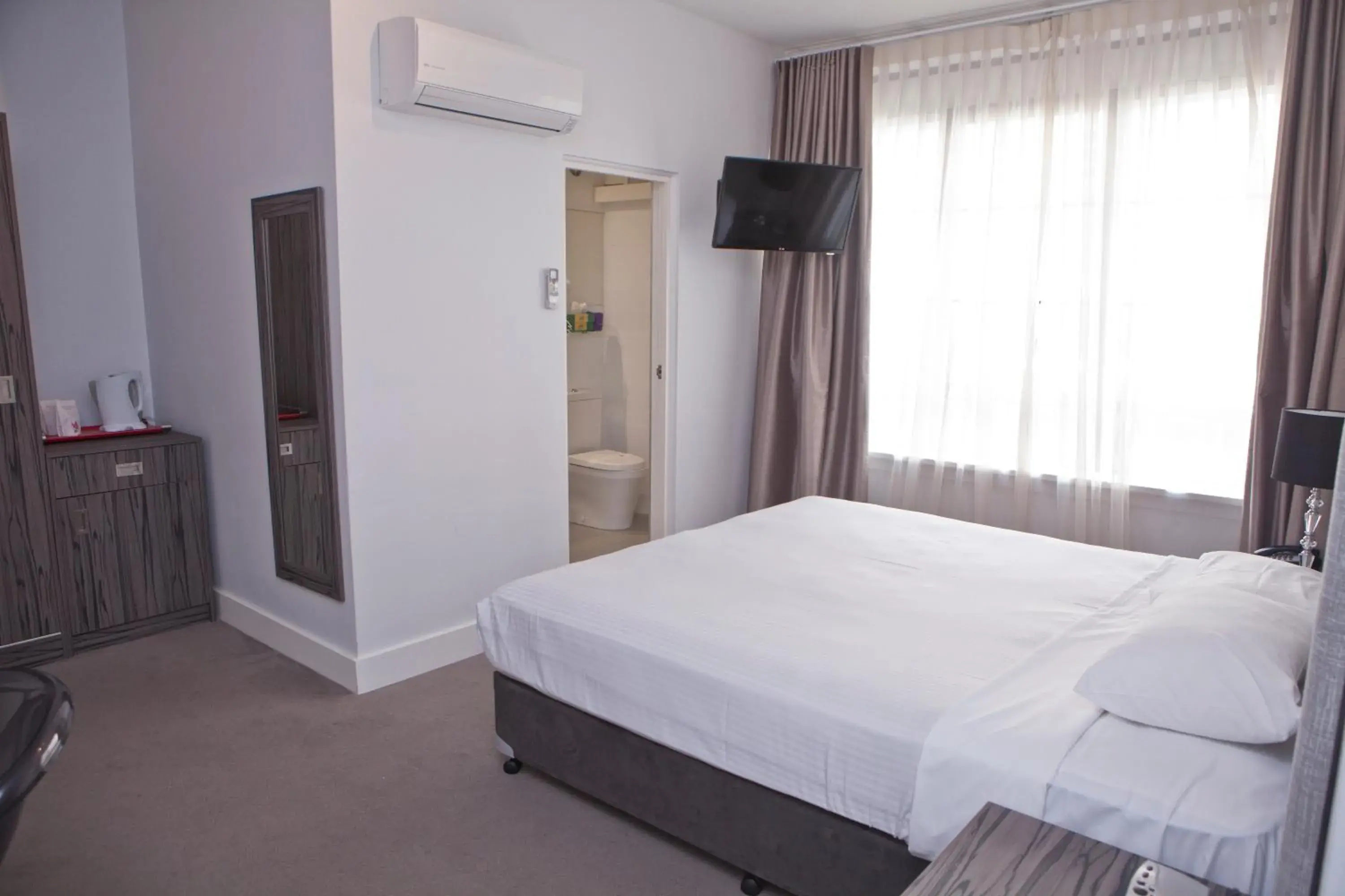 Superior Double Room in Savoy Double Bay Hotel Superior Double Room in Savoy Double Bay Hotel