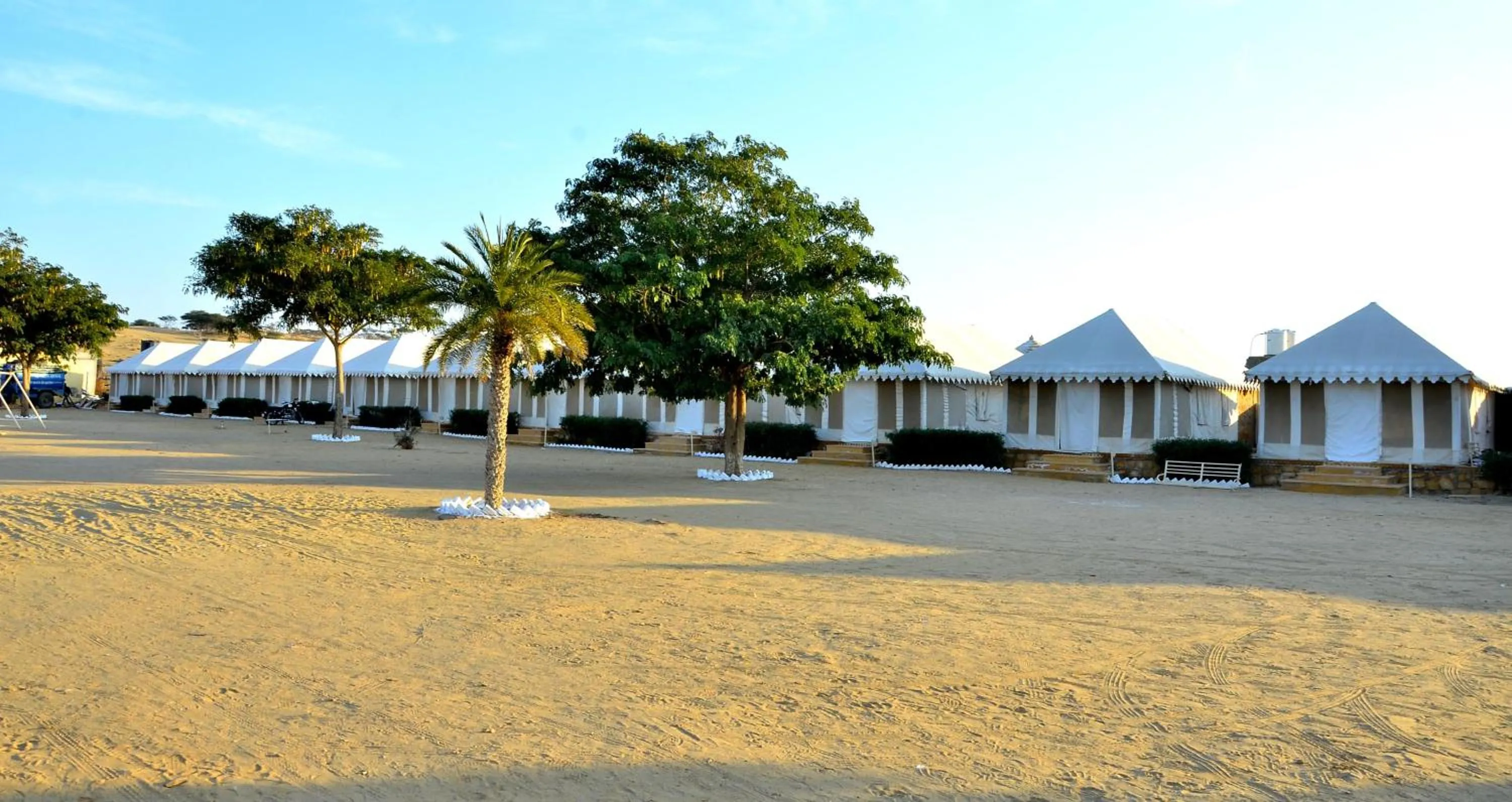 Property building in Oasis camp sam