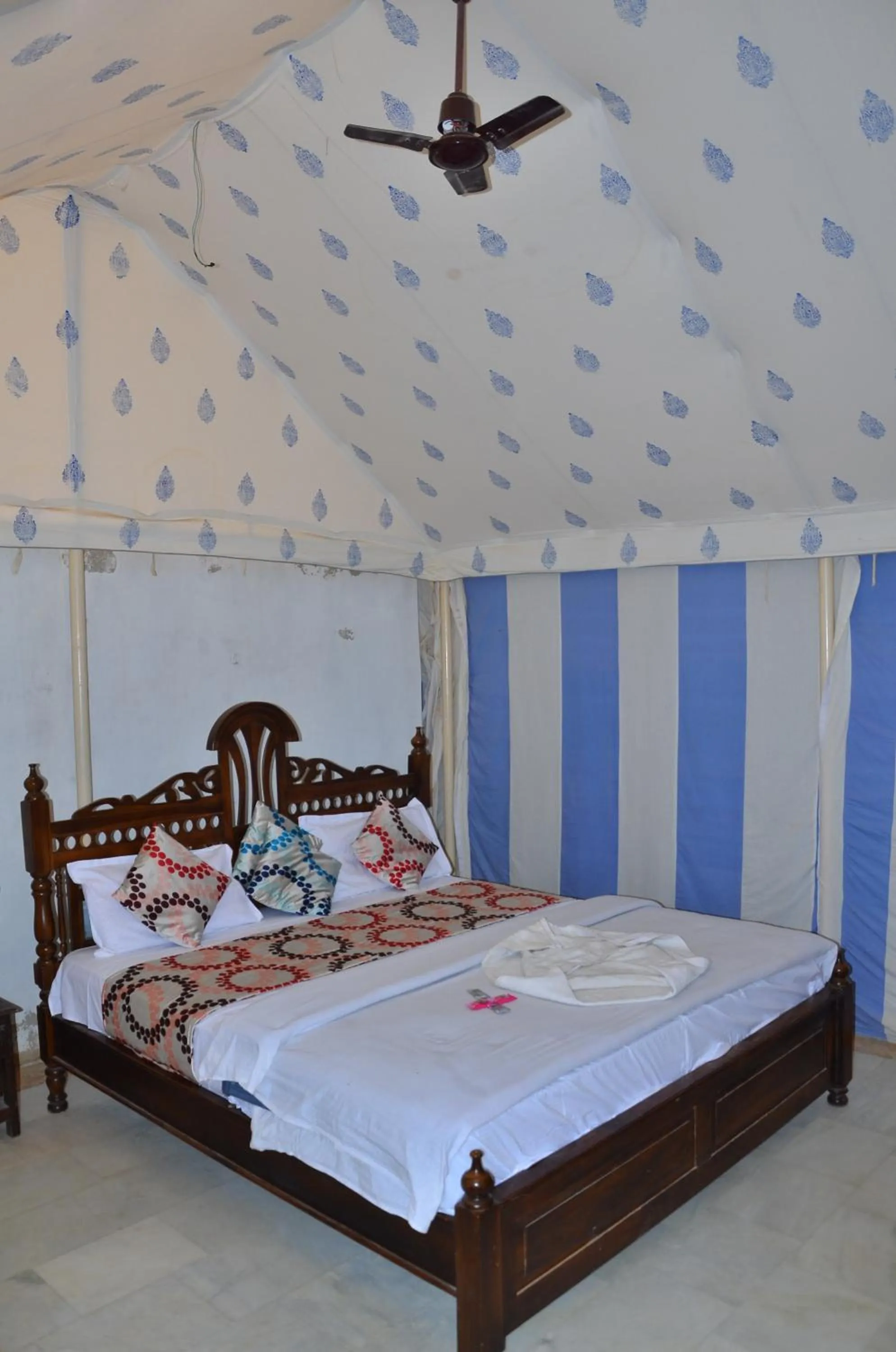 Bed in Oasis camp sam