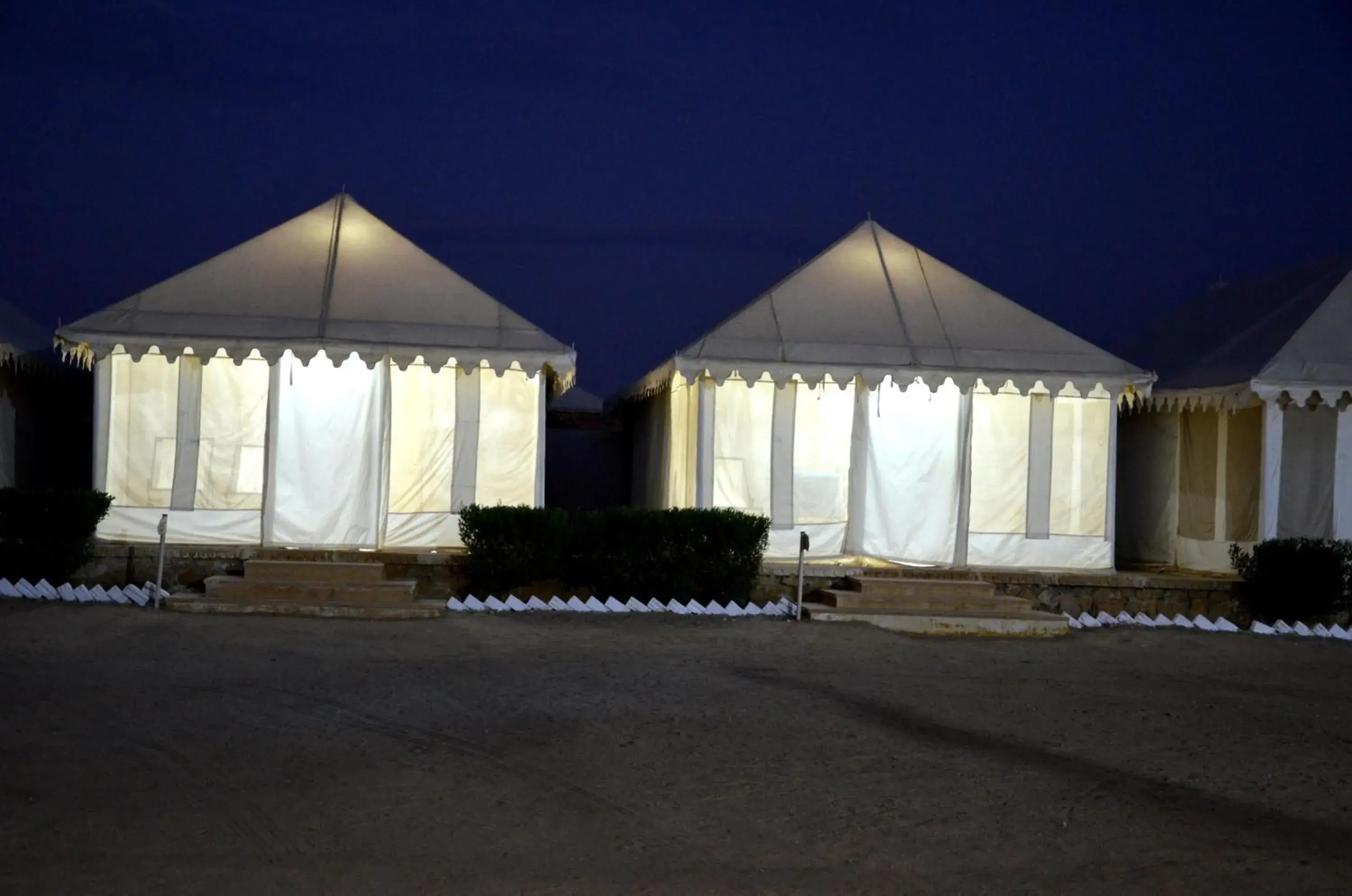 Oasis camp sam Oasis camp sam