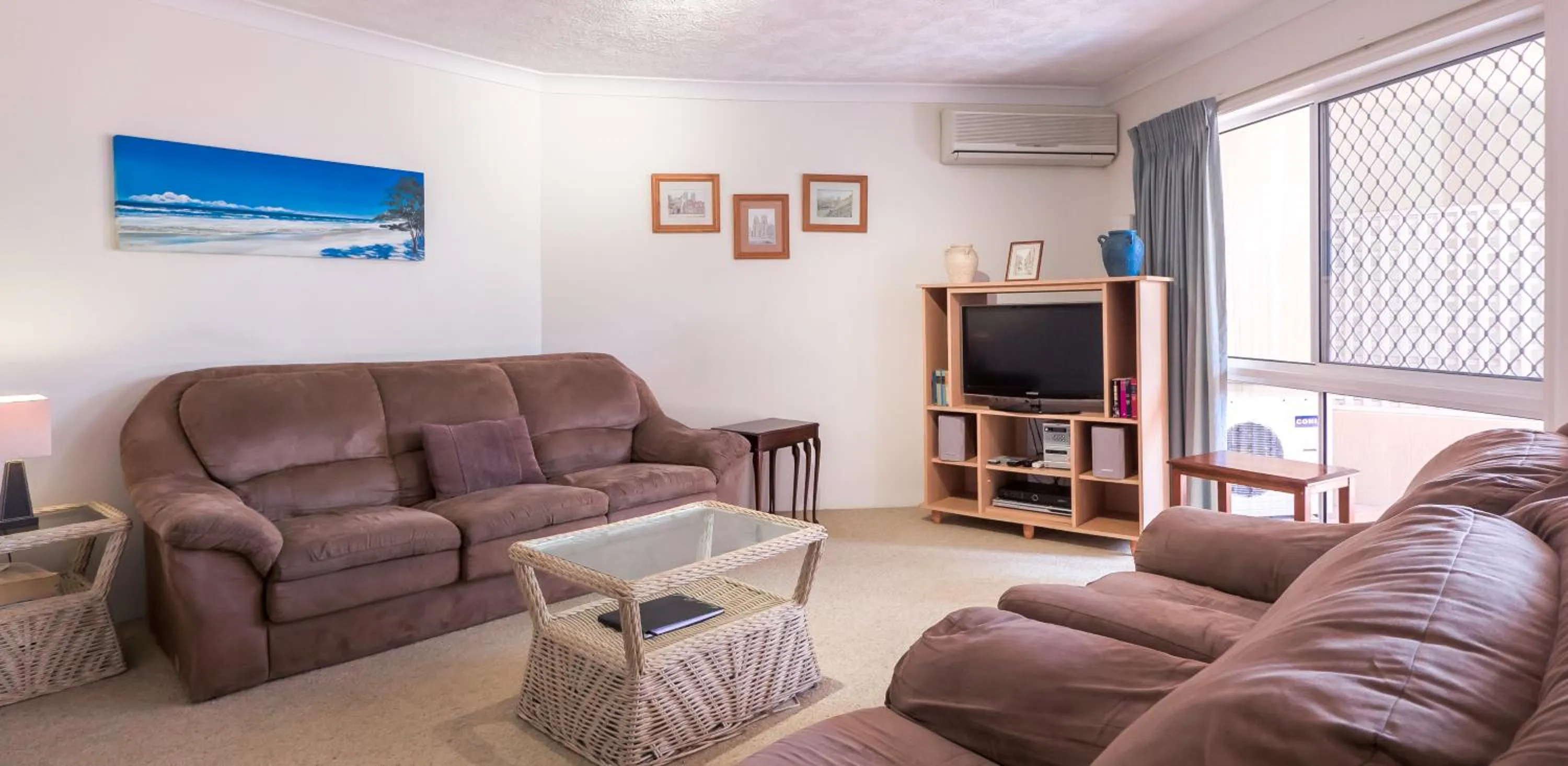 TV and multimedia in Jubilee Views Holiday Apartments