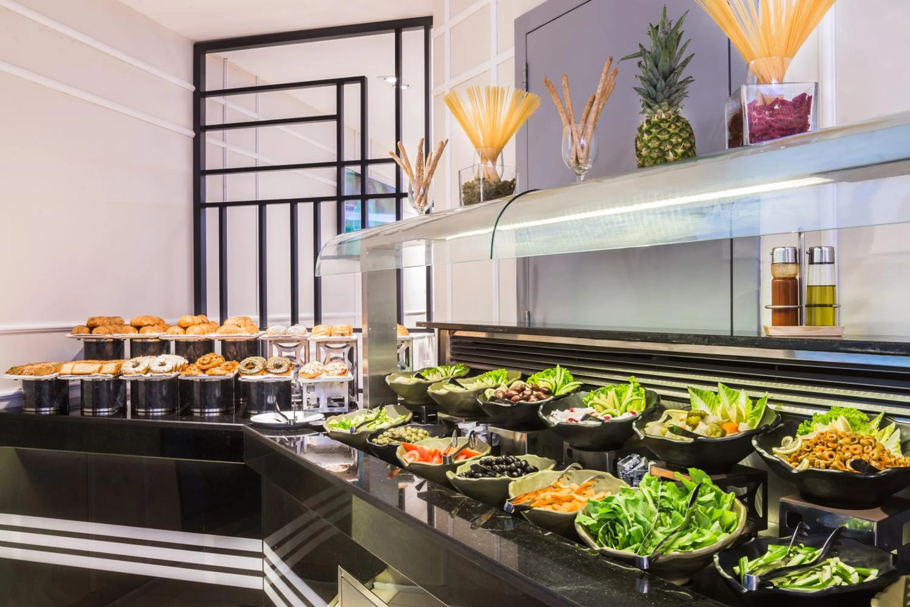 Restaurant/places to eat in Boudl Al Jubail