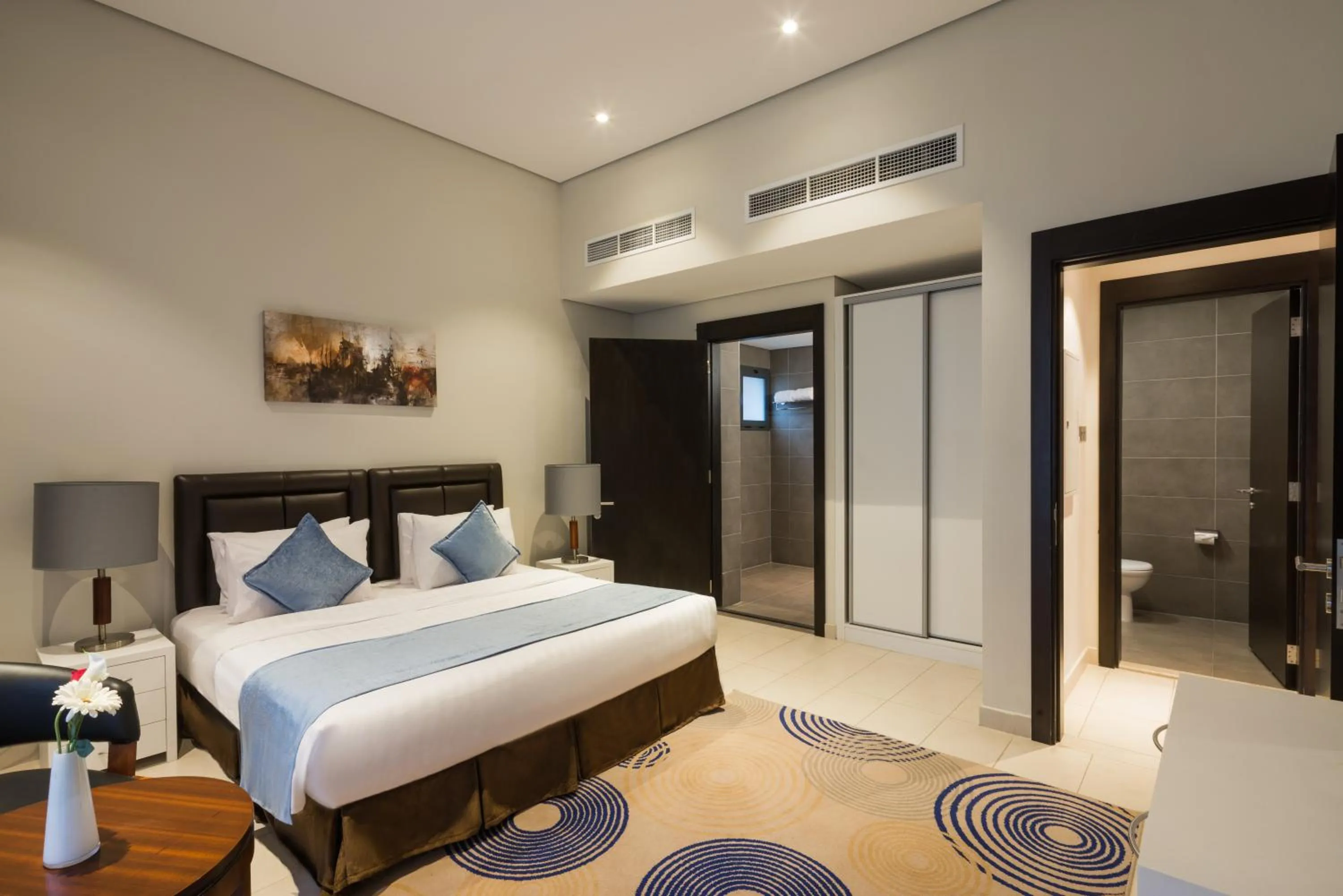 Bedroom, Bed in Boudl Al Jubail