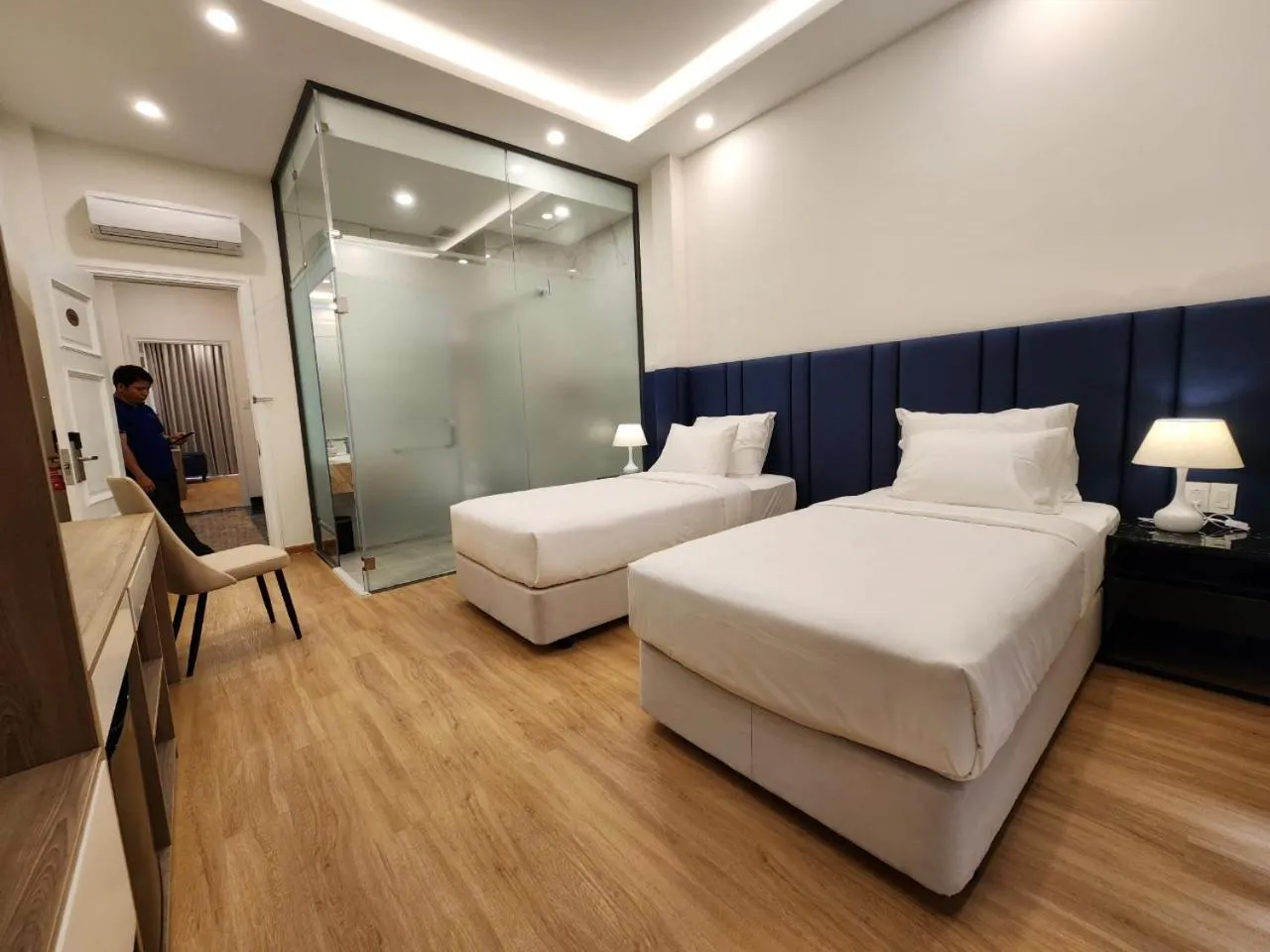 Bedroom, Bed in Ruby Hotel