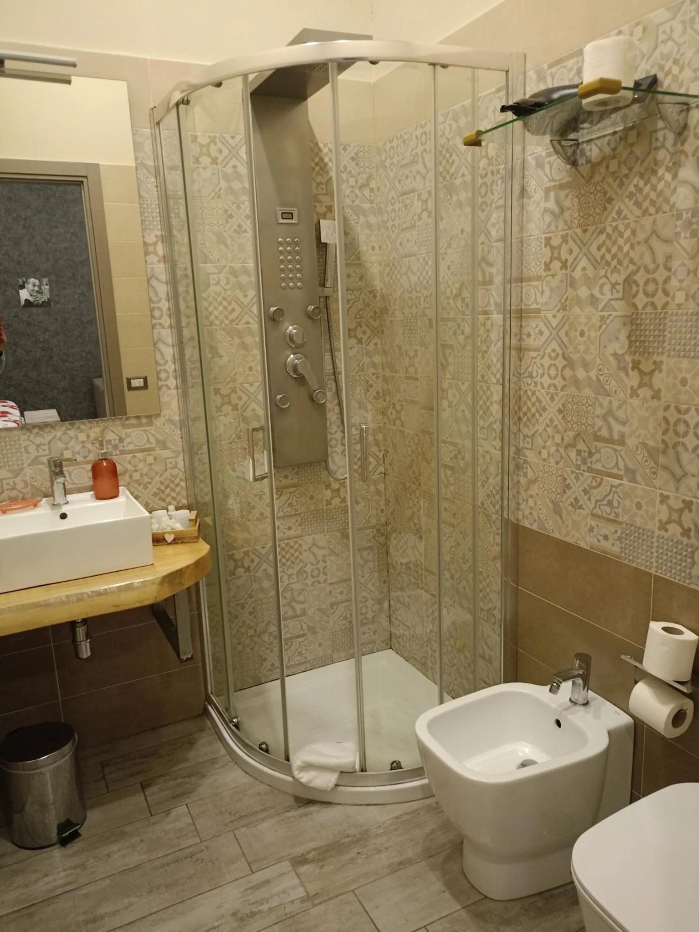 Shower in Artisti Bed&Dreams