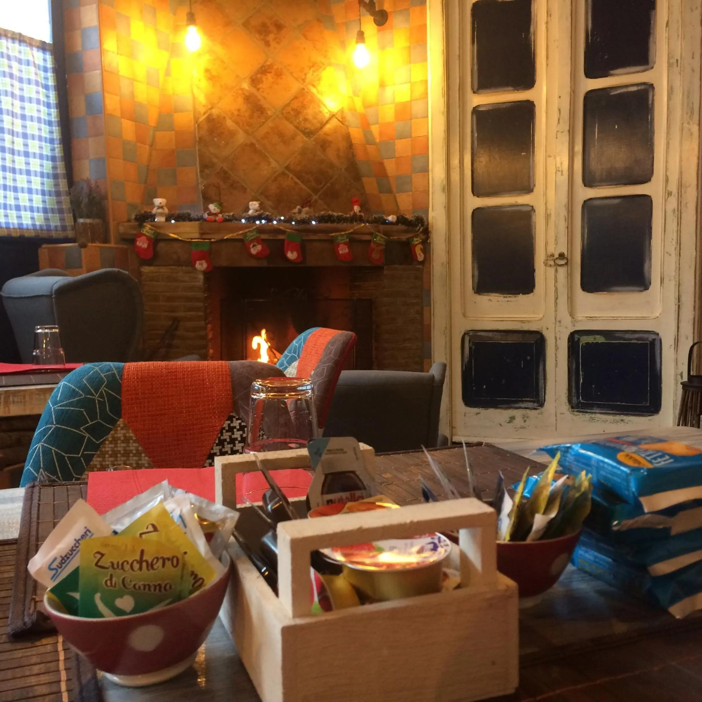 Communal lounge/ TV room in Artisti Bed&Dreams