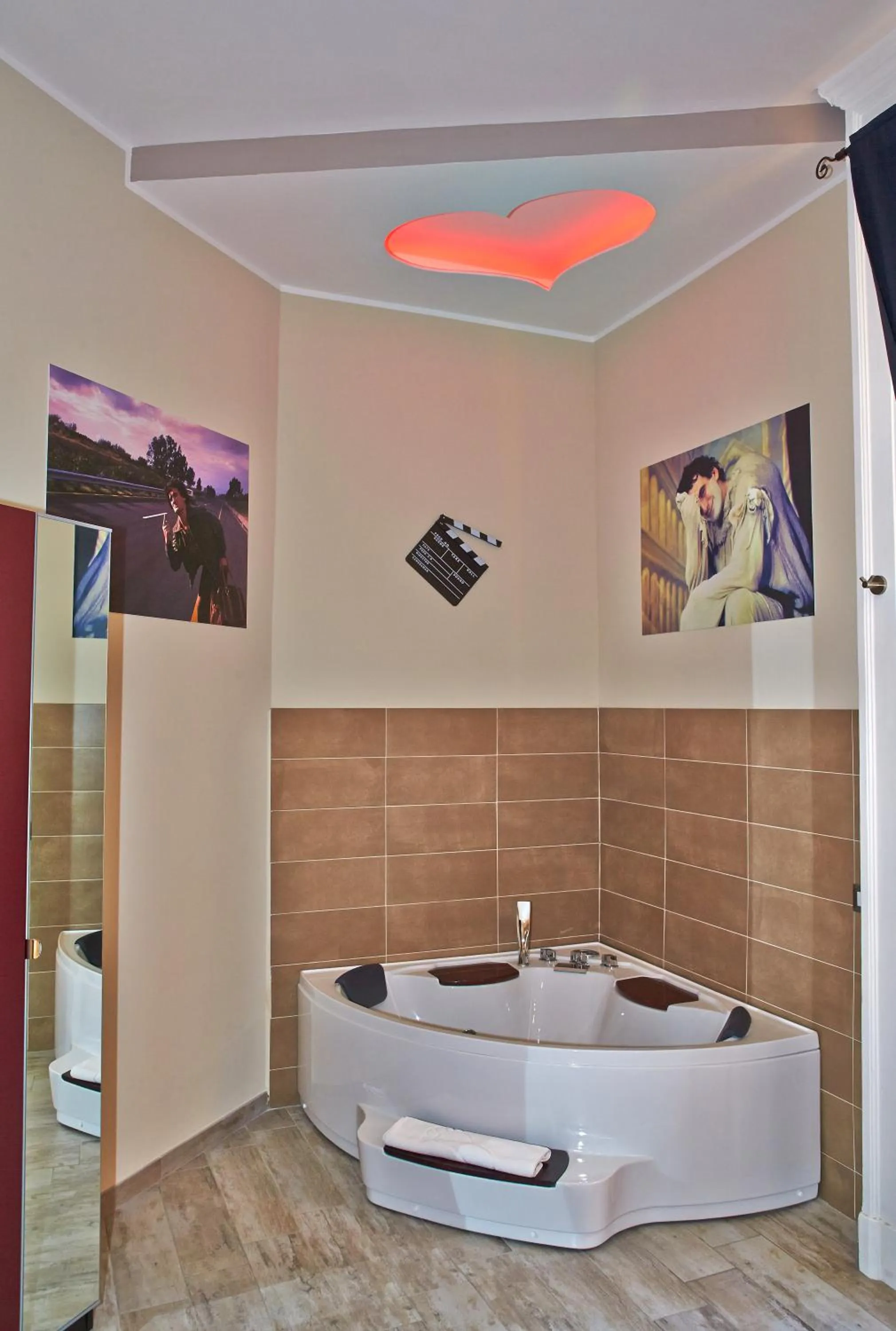 Hot Tub in Artisti Bed&Dreams