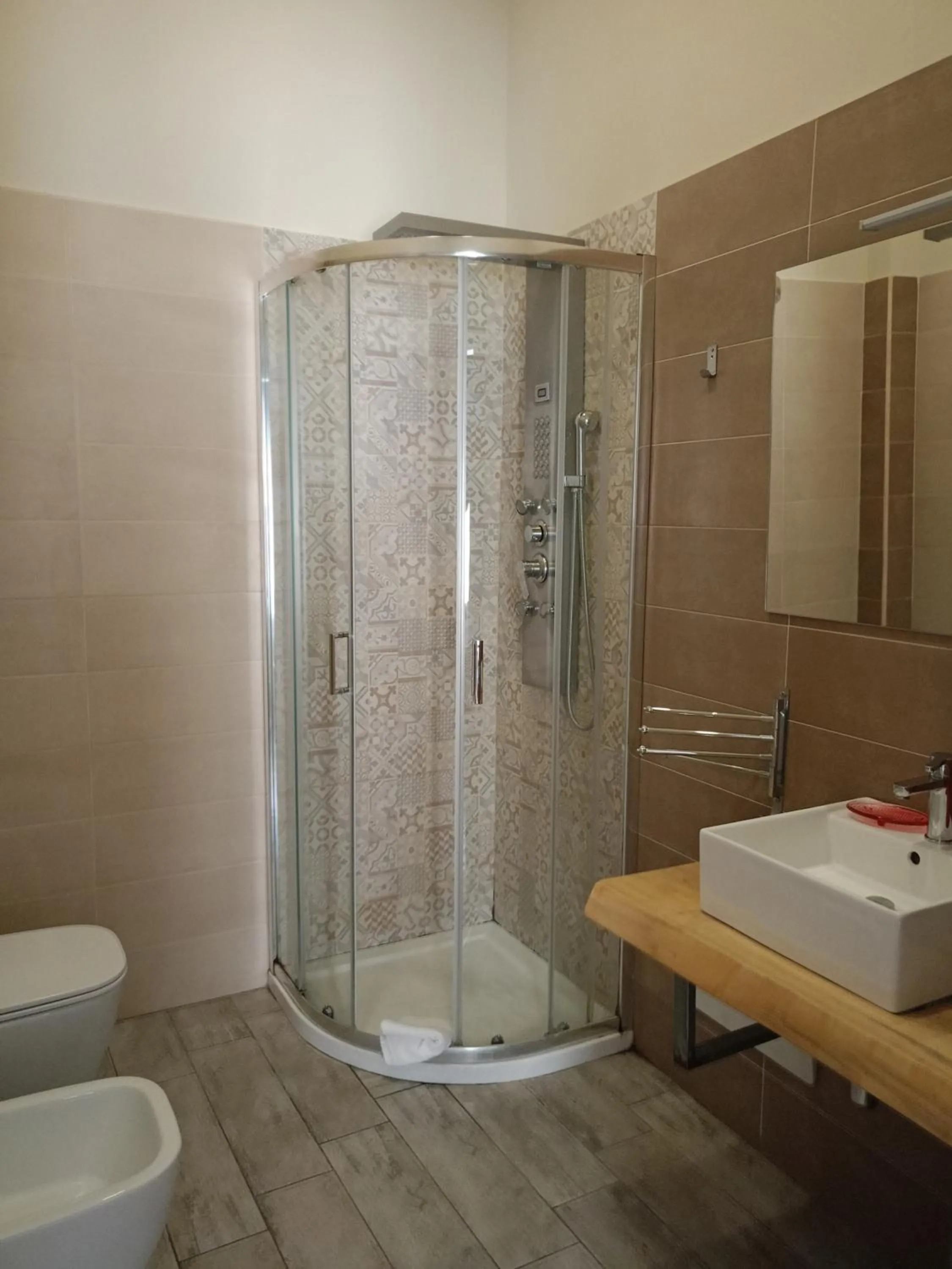 Shower in Artisti Bed&Dreams