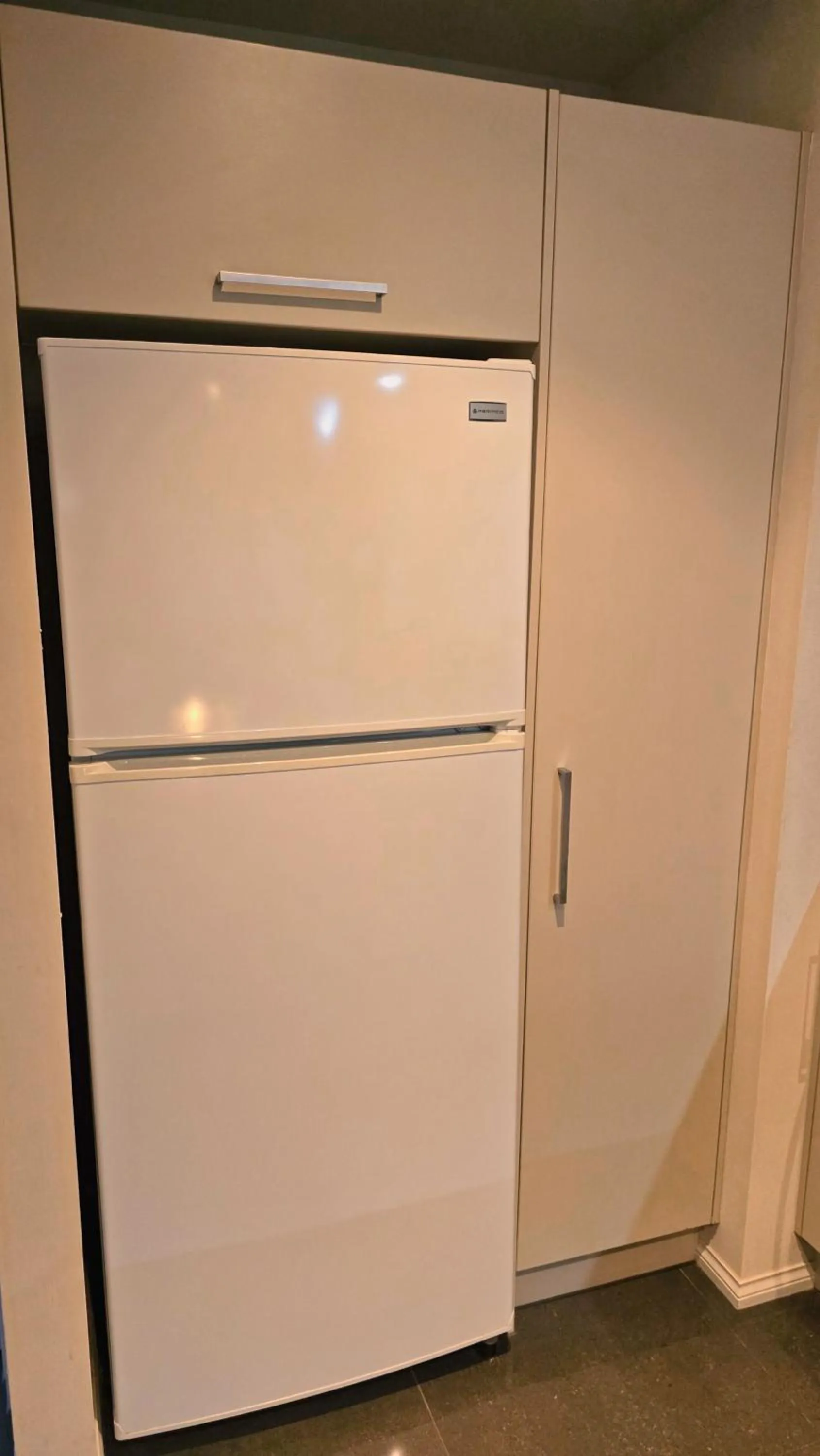 Kitchen or kitchenette in Carramar Motor Inn