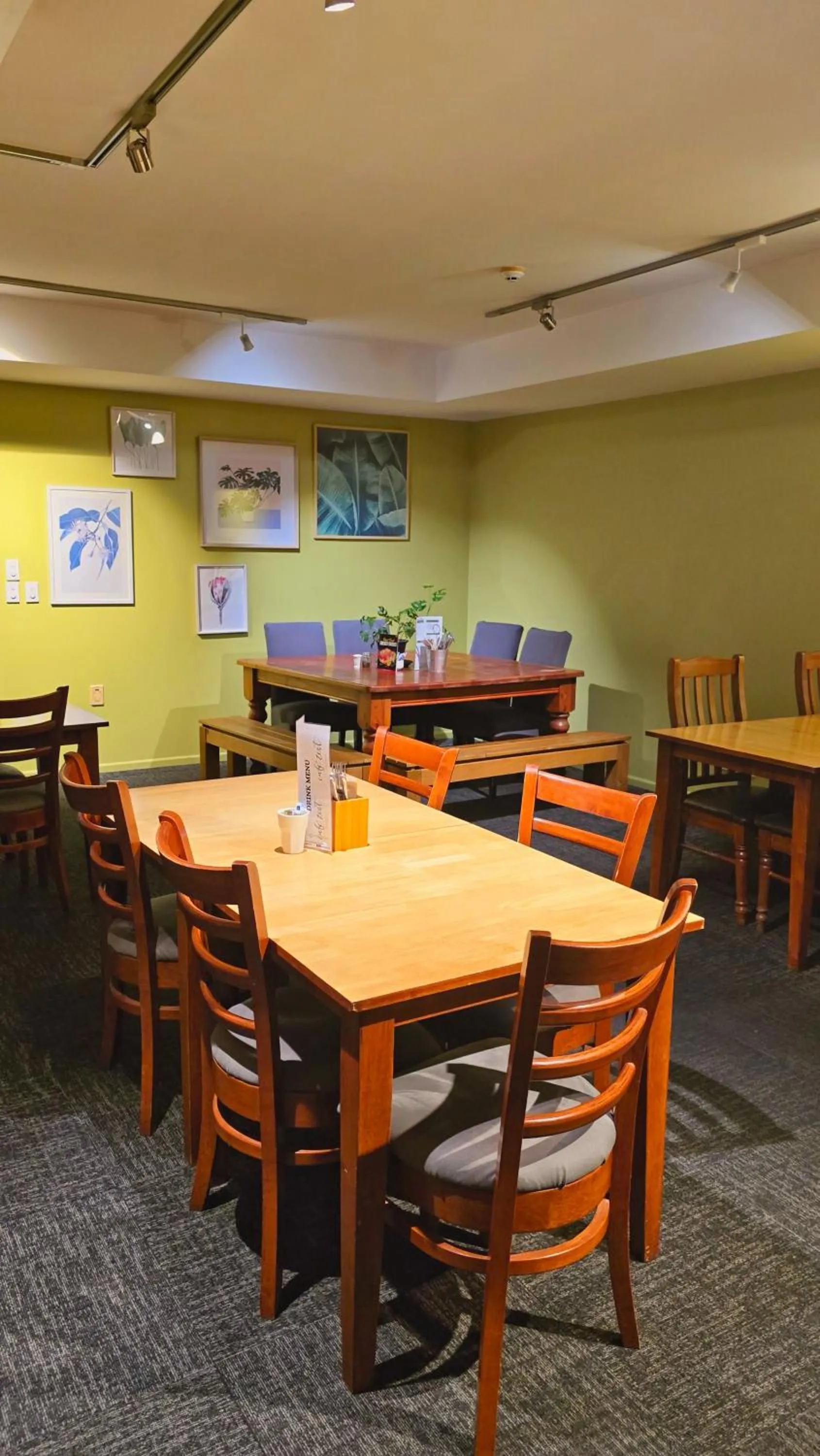 Restaurant/places to eat in Carramar Motor Inn