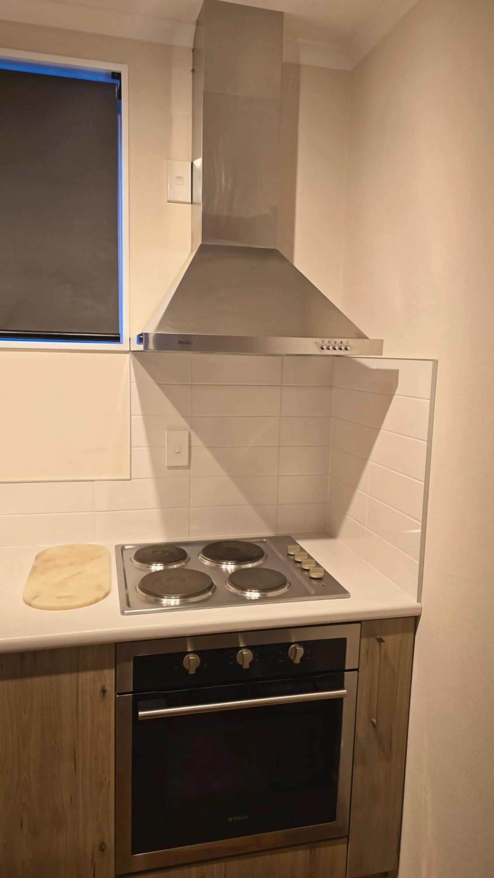 Kitchen or kitchenette in Carramar Motor Inn