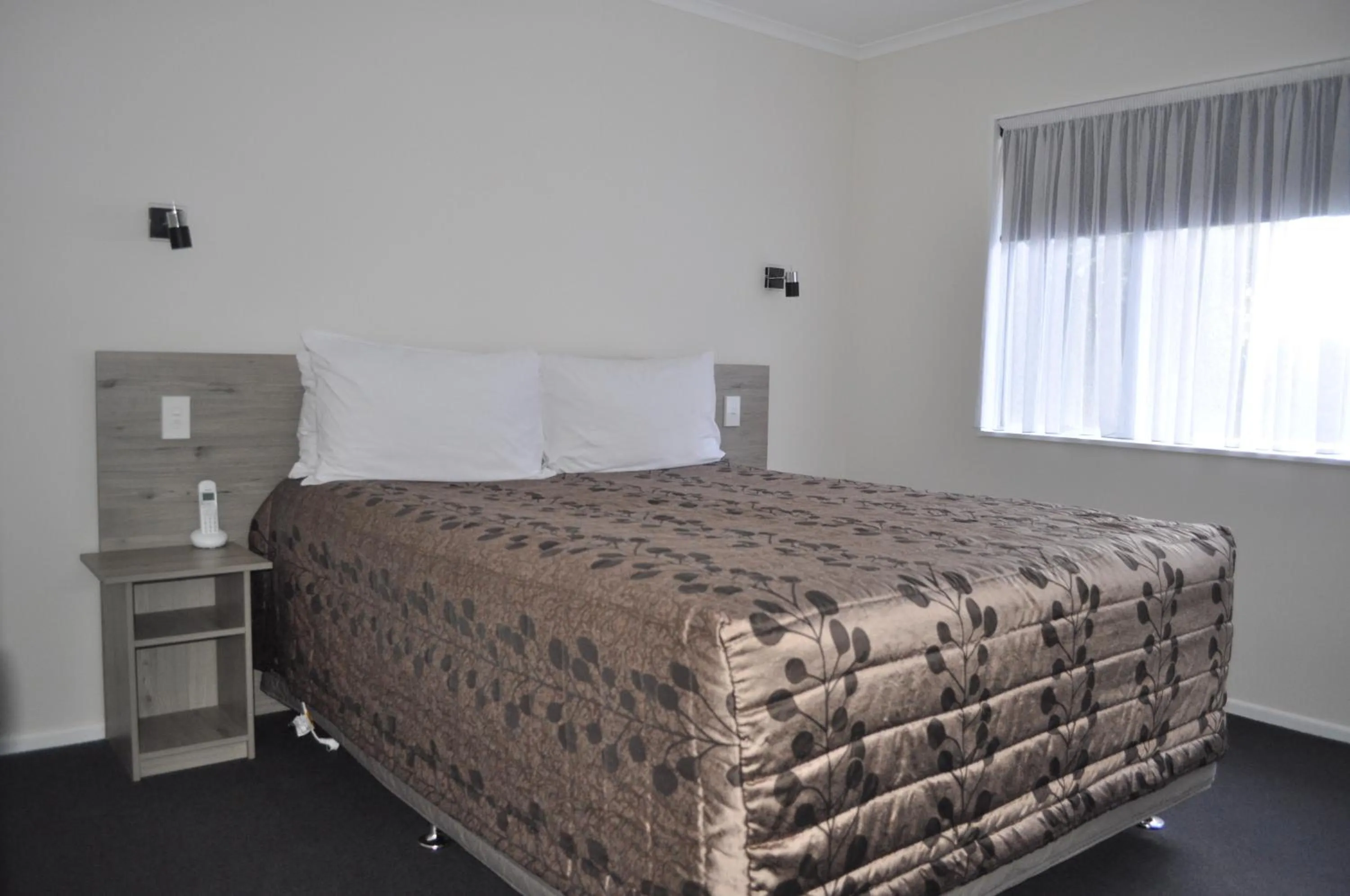 One-Bedroom Suite in Carramar Motor Inn