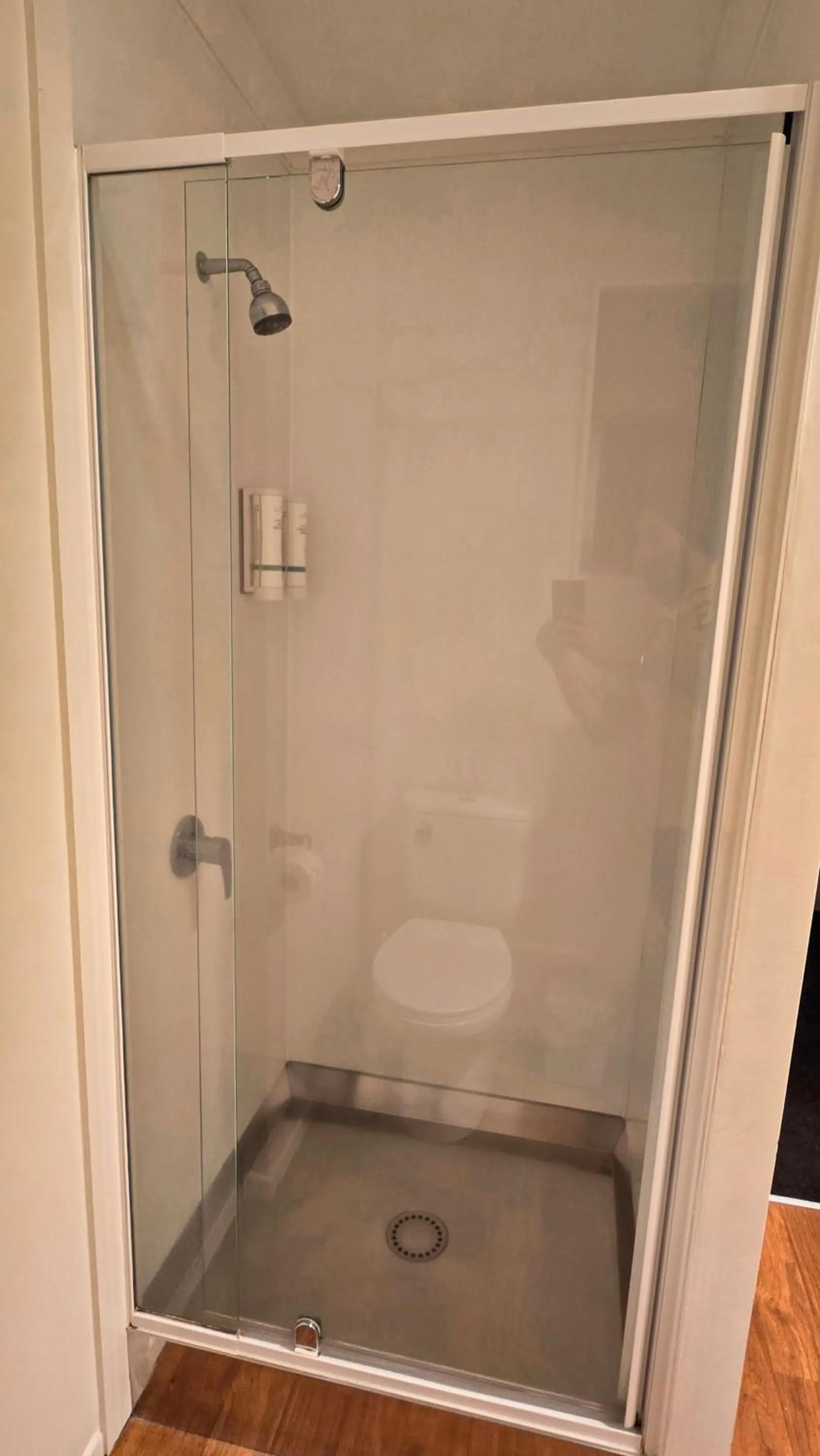 Shower in Carramar Motor Inn