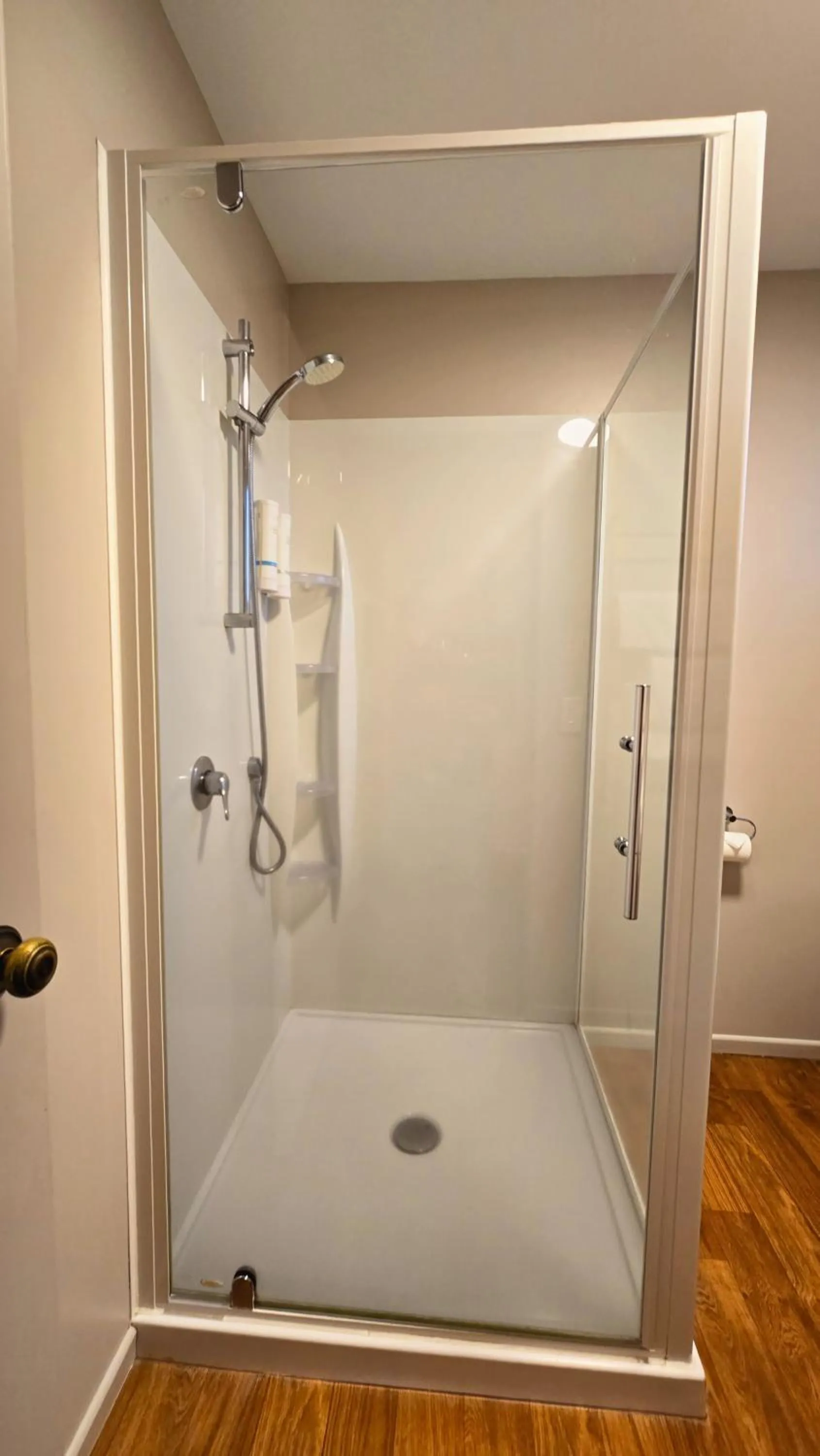 Shower in Carramar Motor Inn