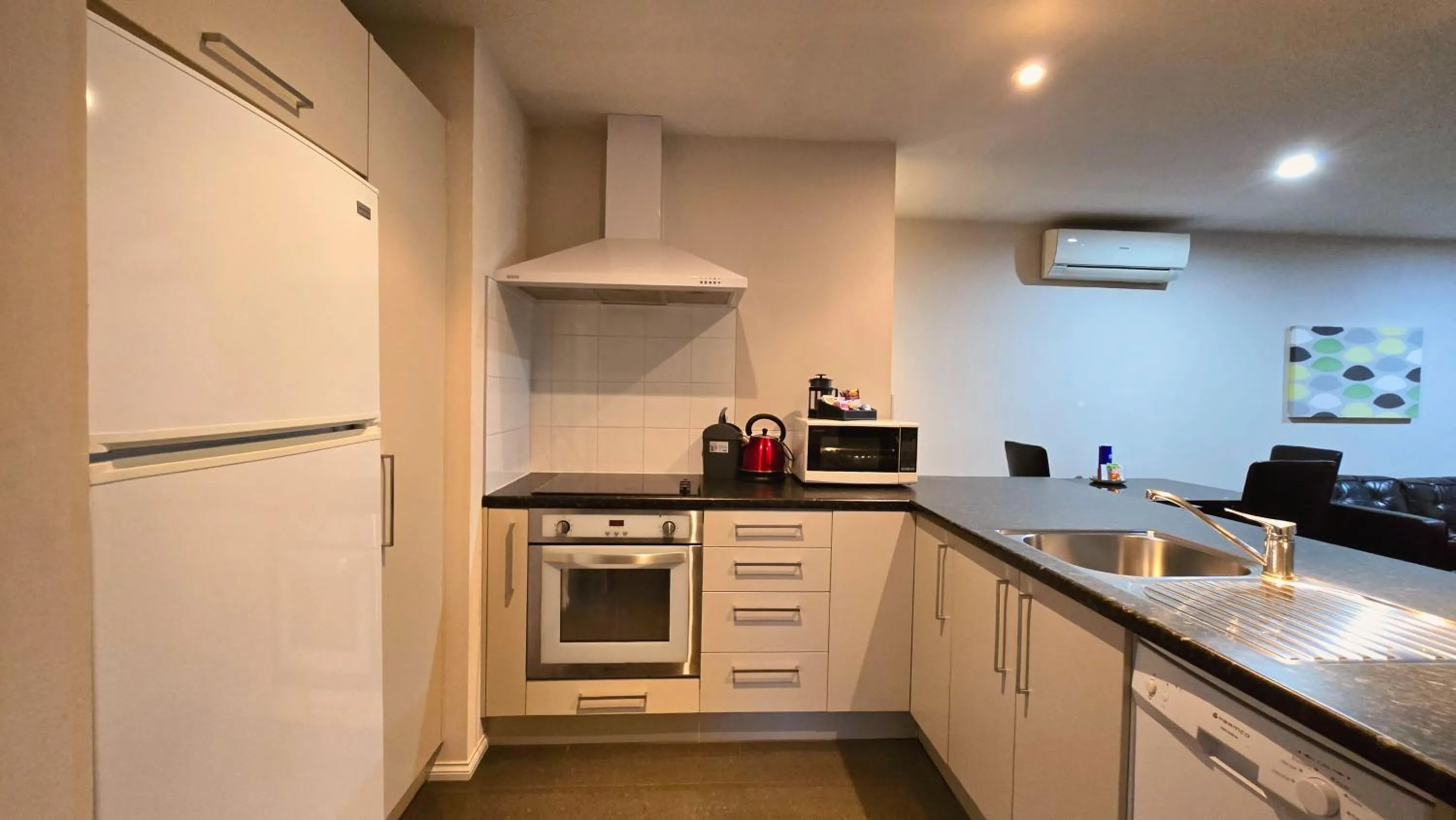 Coffee/tea facilities in Carramar Motor Inn