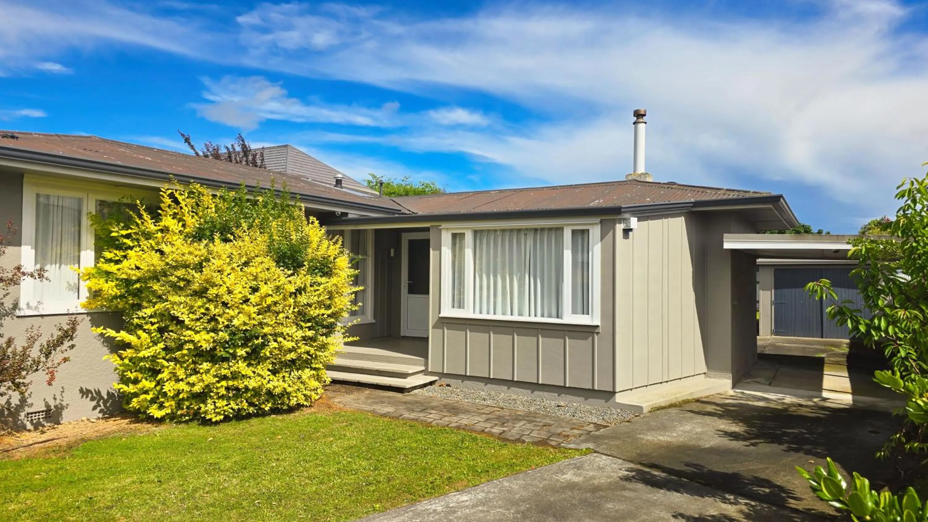 Property building in Carramar Motor Inn