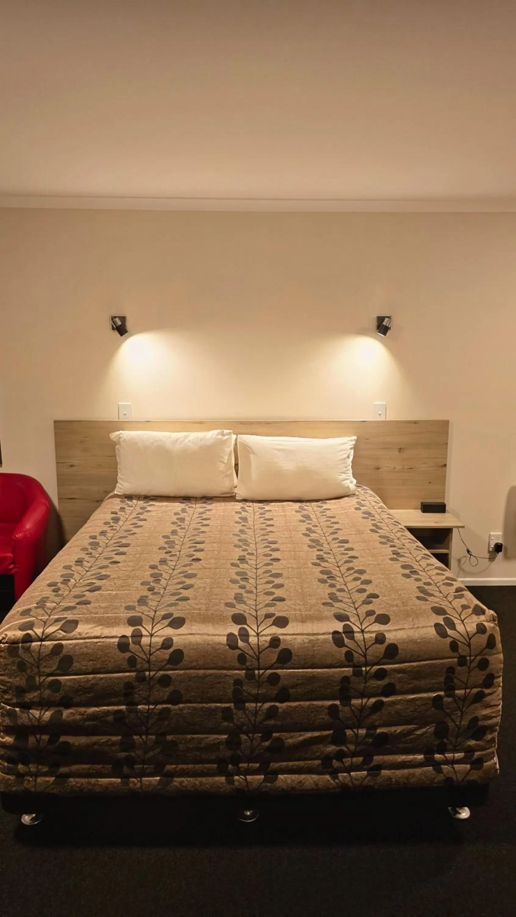 Bed in Carramar Motor Inn