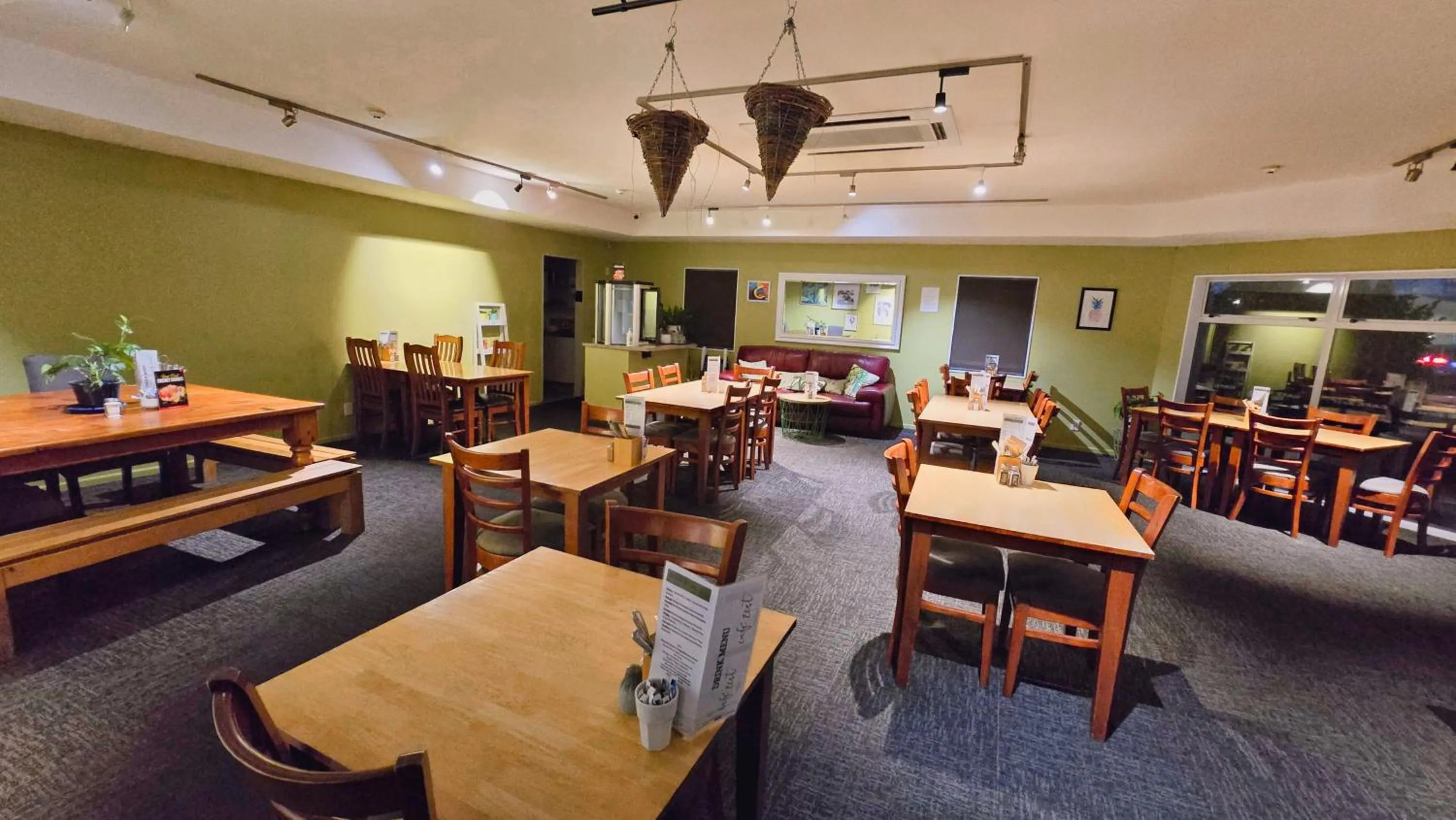 Restaurant/places to eat in Carramar Motor Inn