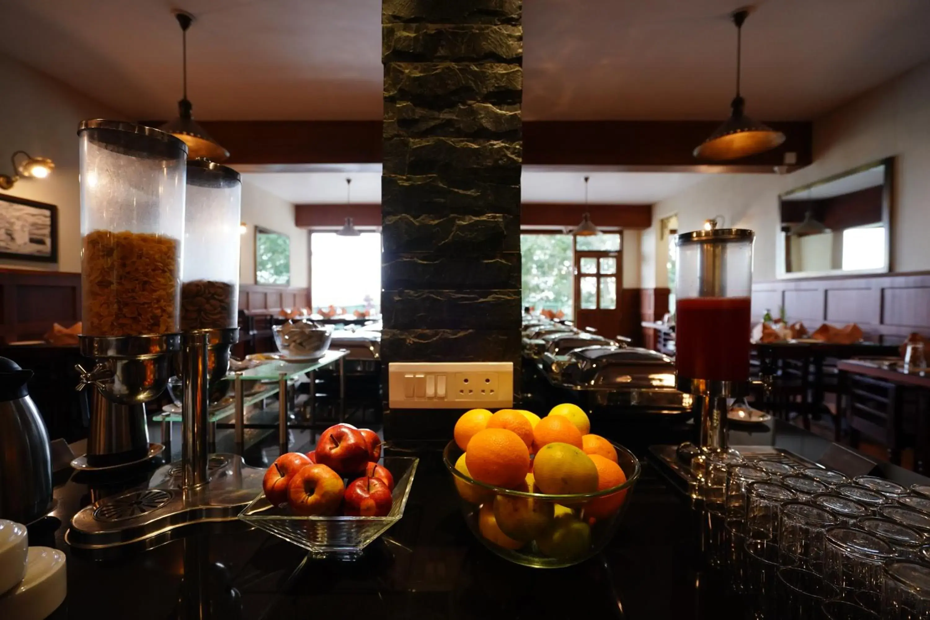 Restaurant/places to eat in Fort Munnar Restaurant/places to eat in Fort Munnar